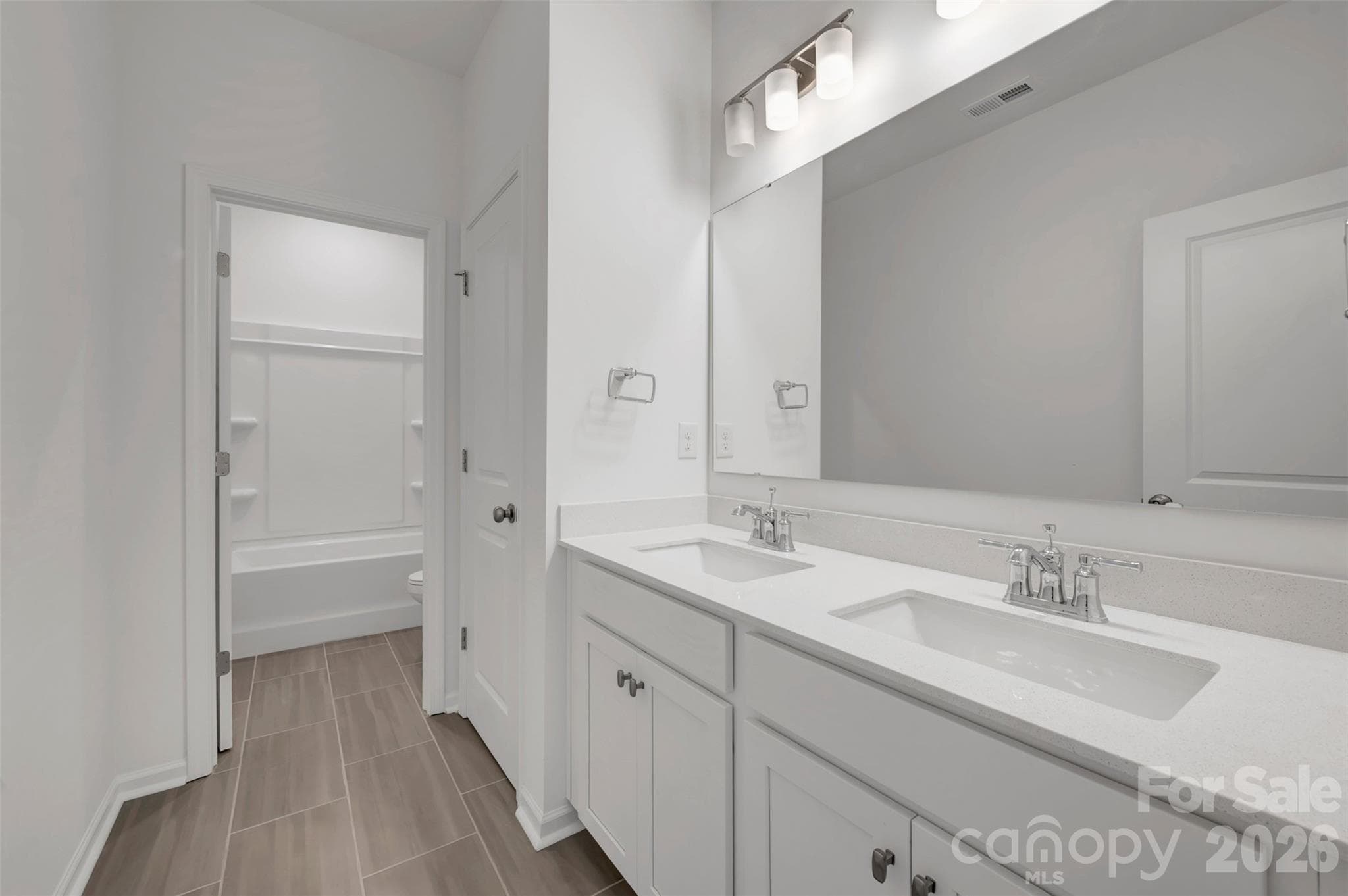 Secondary bathroom - 2970 Ballenger Street, Kannapolis