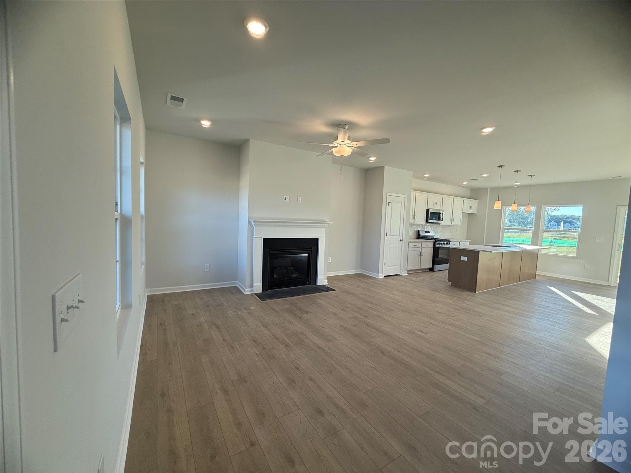 Walk-in to spacious open floor plan - 4021 Juno Drive, Charlotte