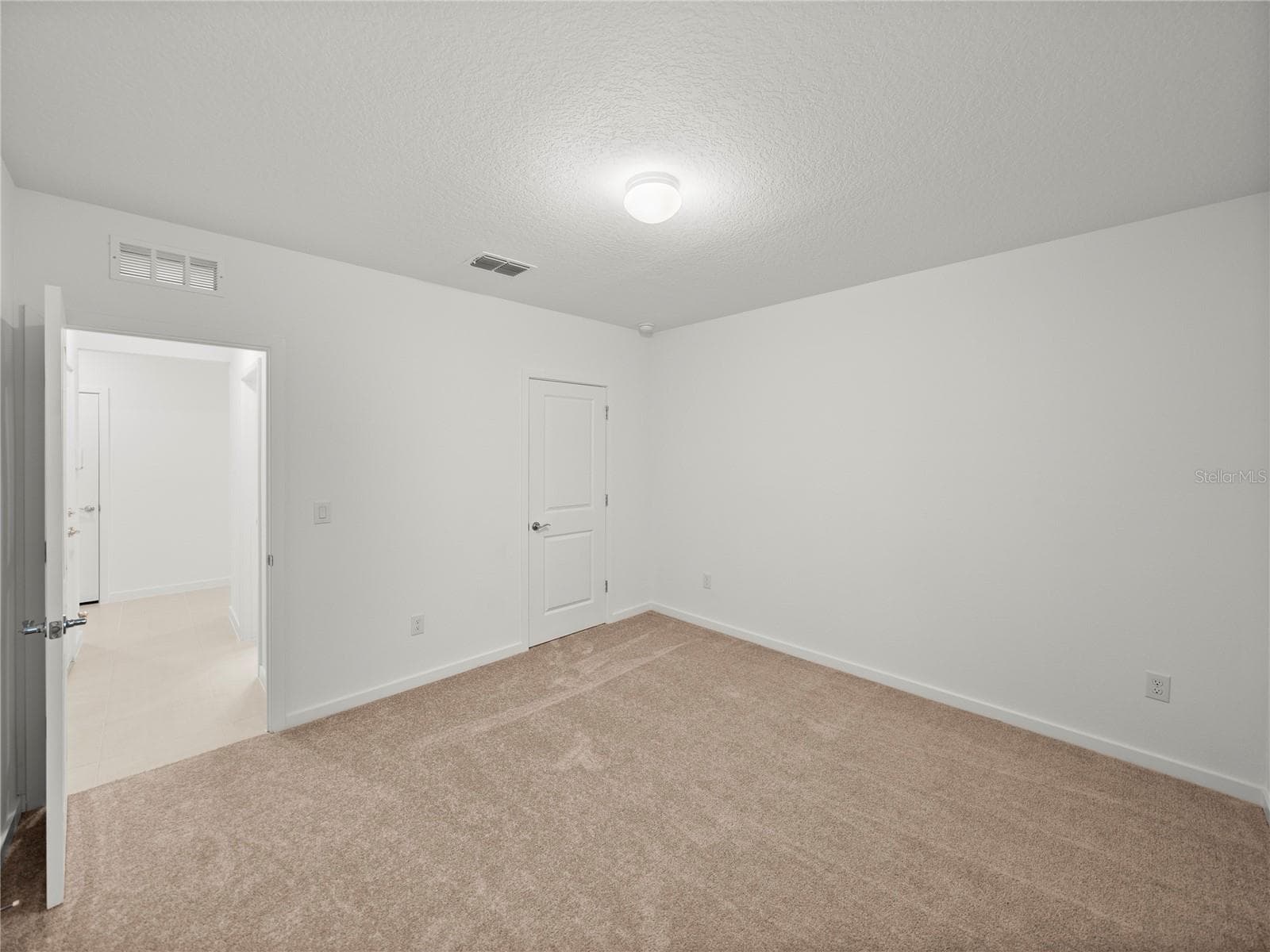 Alternate View Downstairs Bedroom w/Walk in Closet and Full Bathroom - 1076 KISTNA DR, ZEPHYRHILLS