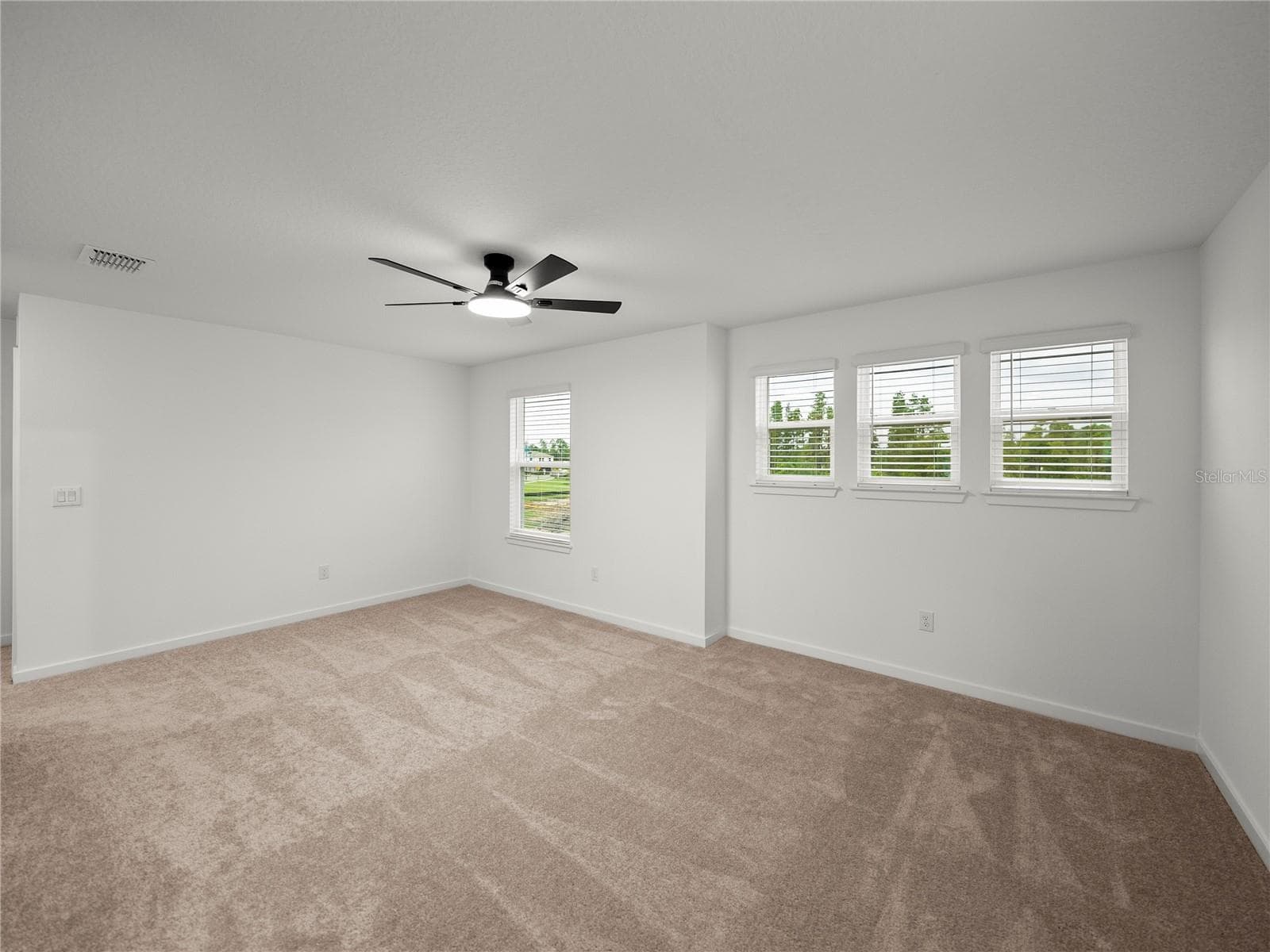 Oversized Loft Bonus Room Upstairs - 1076 KISTNA DR, ZEPHYRHILLS