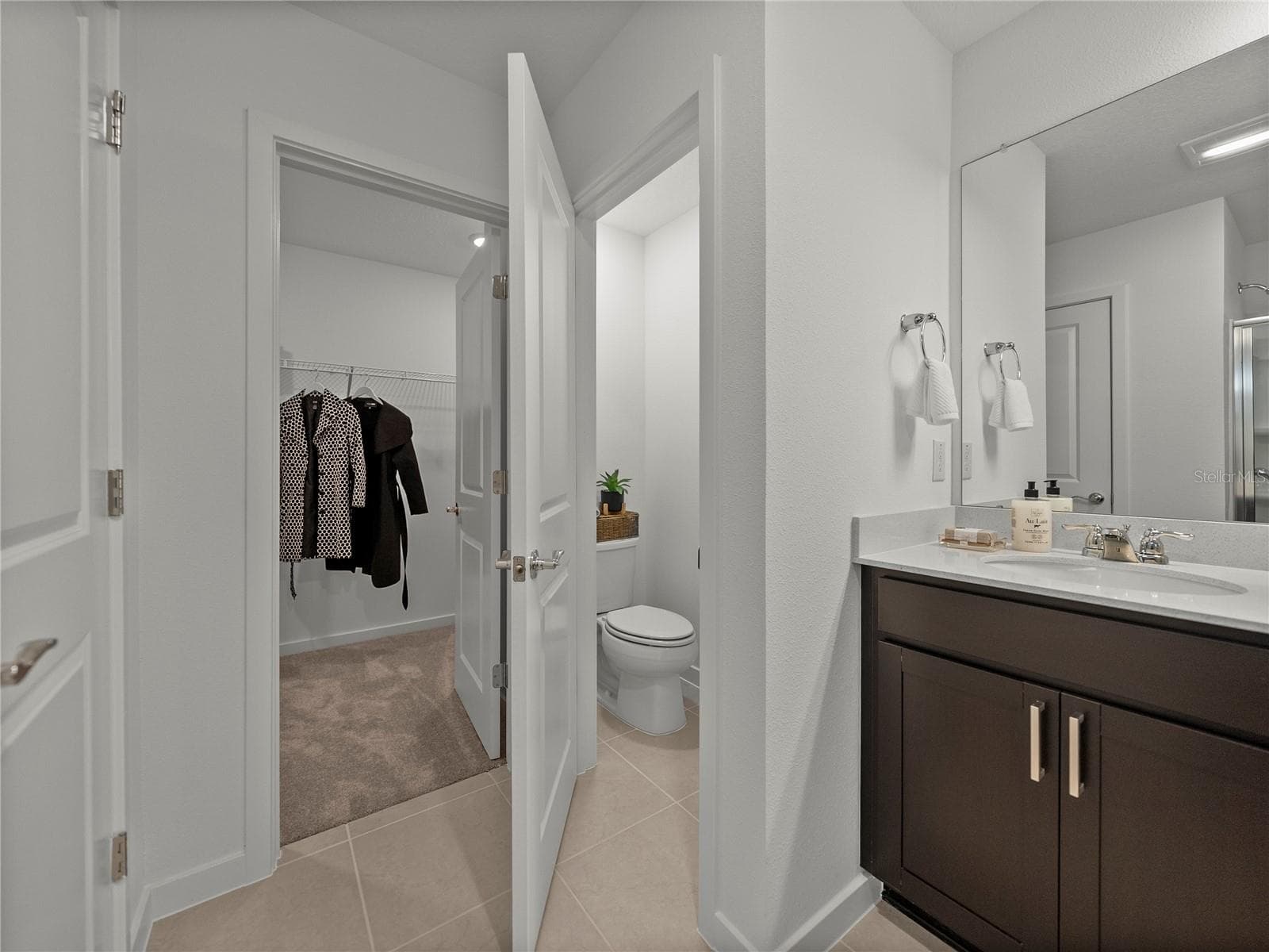 Primary Bath Private Toilet Room - 1076 KISTNA DR, ZEPHYRHILLS