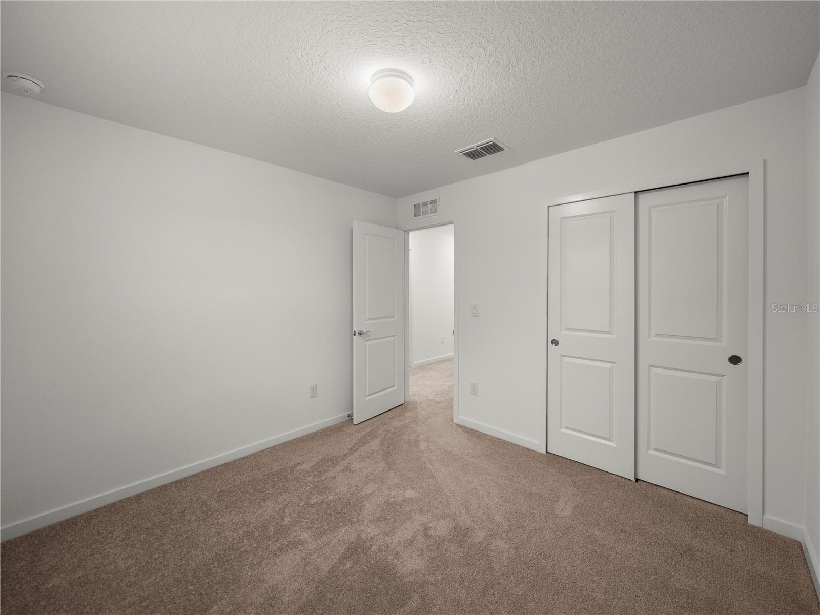 Alternate View Upstairs Front Bedroom - 1076 KISTNA DR, ZEPHYRHILLS