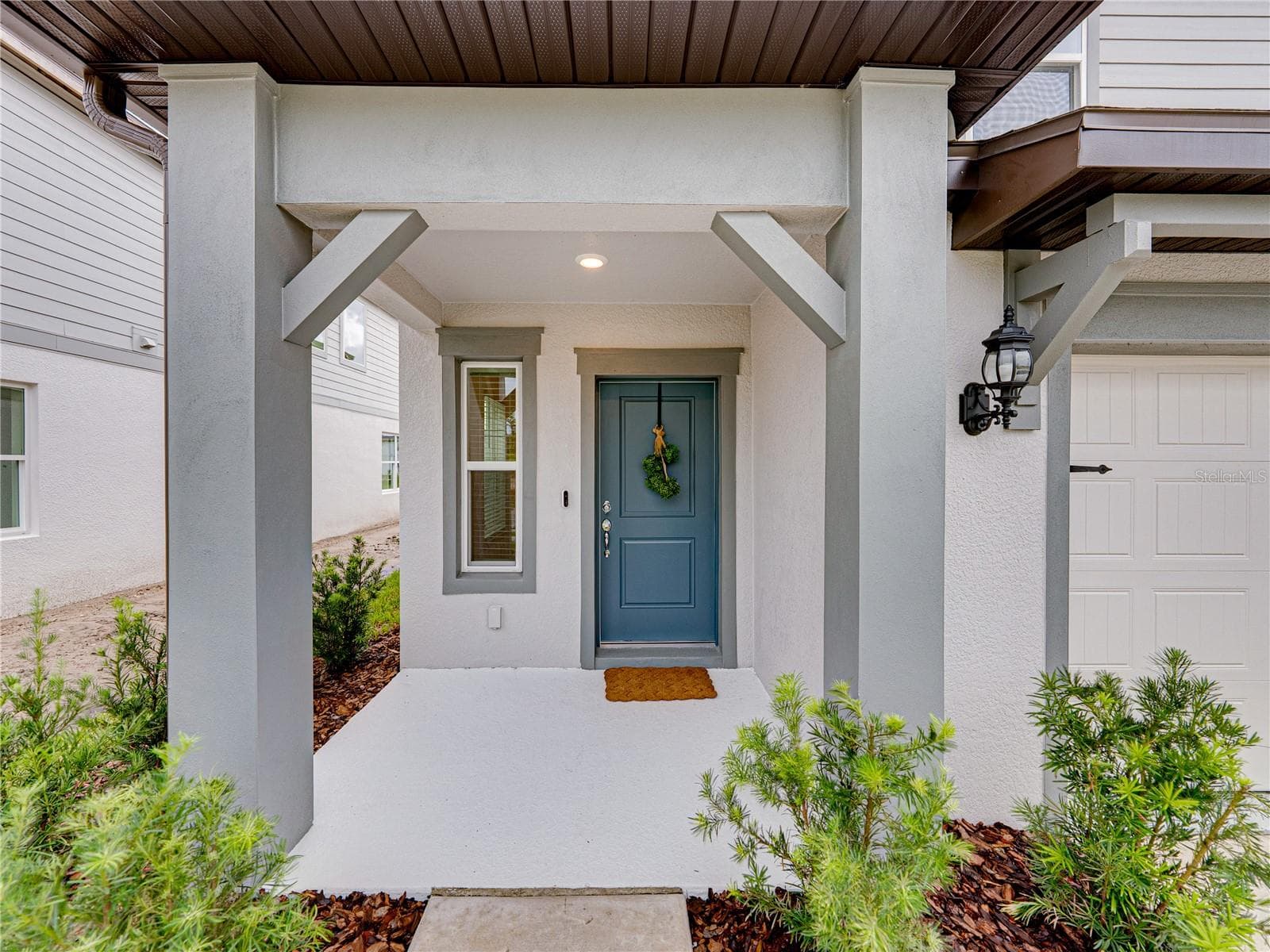 Front Porch - 1076 KISTNA DR, ZEPHYRHILLS