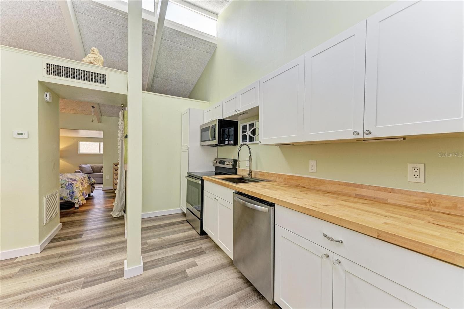 Condominium at 500 N JEFFERSON AVE #C3, SARASOTA, photo 8 of 24