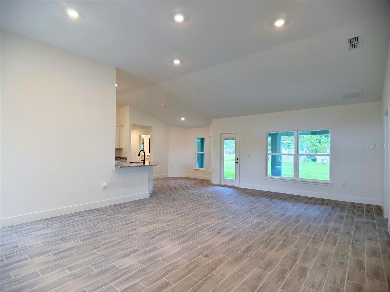 Single Family Residence at 36861 HIDDEN VIEW CIR, DADE CITY, photo 9 of 77
