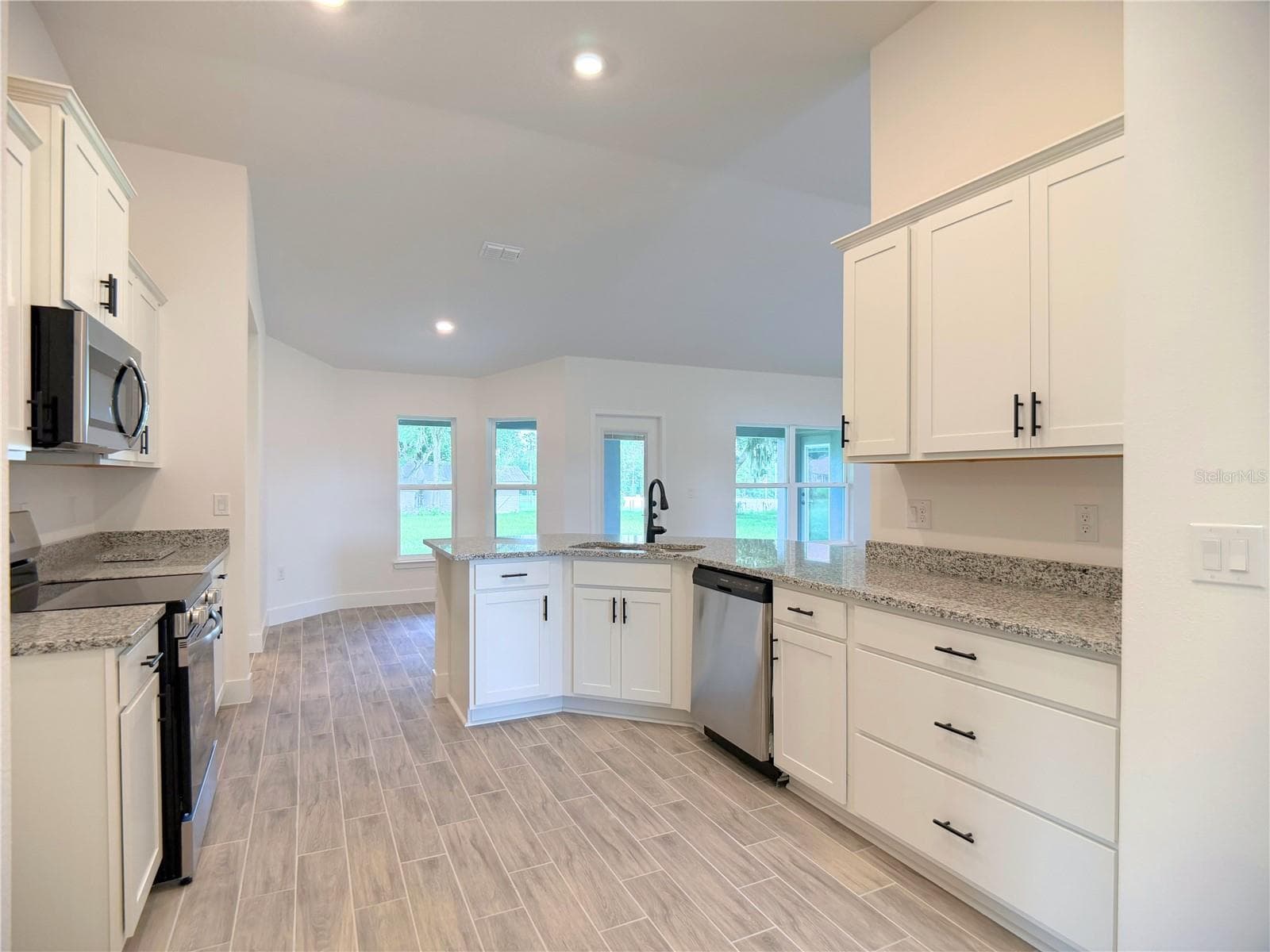 Single Family Residence at 36861 HIDDEN VIEW CIR, DADE CITY, photo 19 of 77