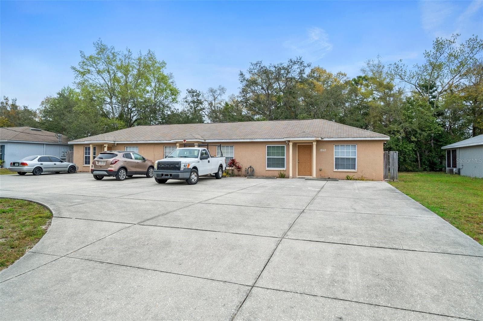 Triplex at 1240 SYLVIA AVE, SPRING HILL, photo 2 of 22
