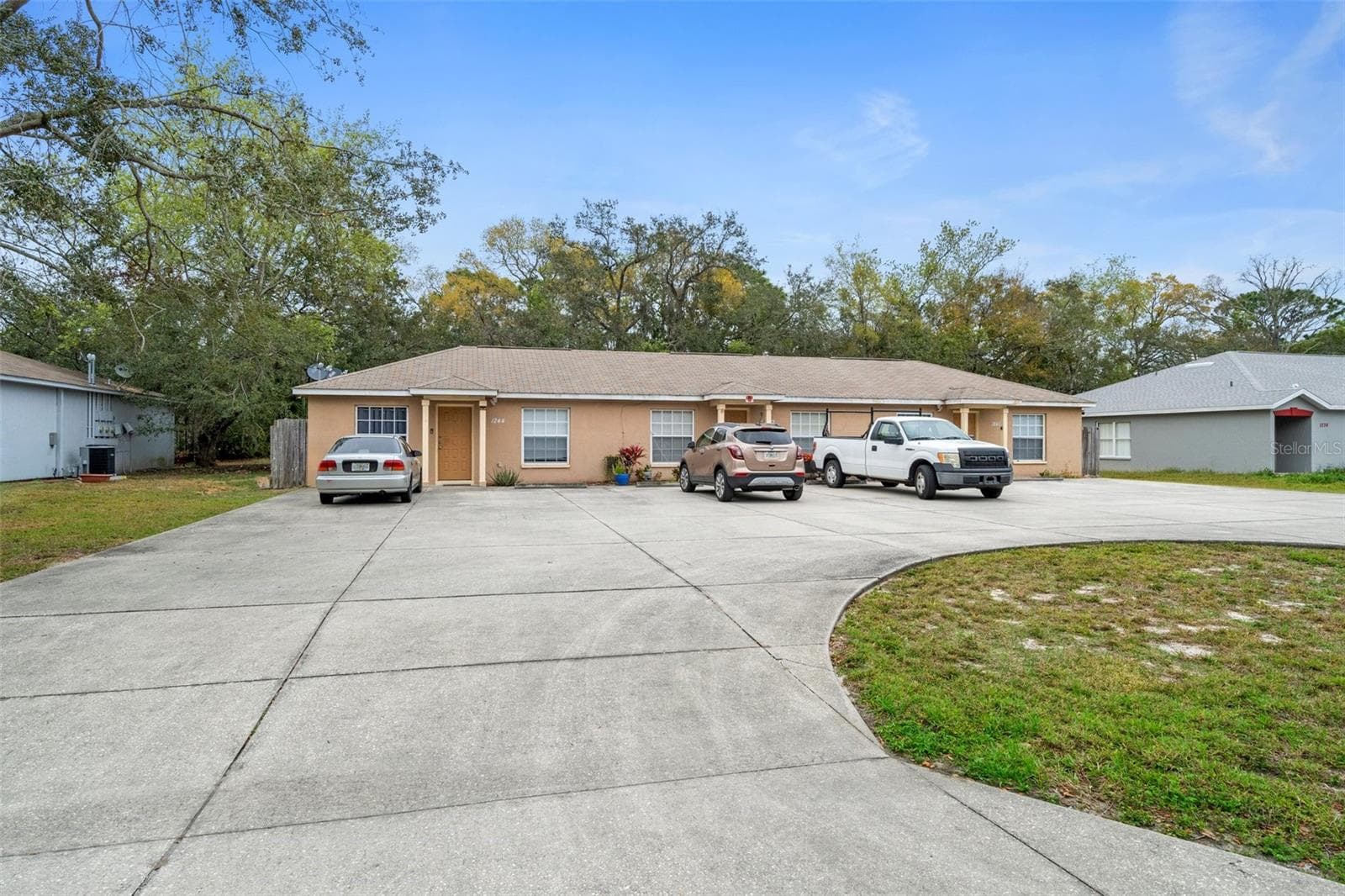 Triplex at 1240 SYLVIA AVE, SPRING HILL, photo 3 of 22