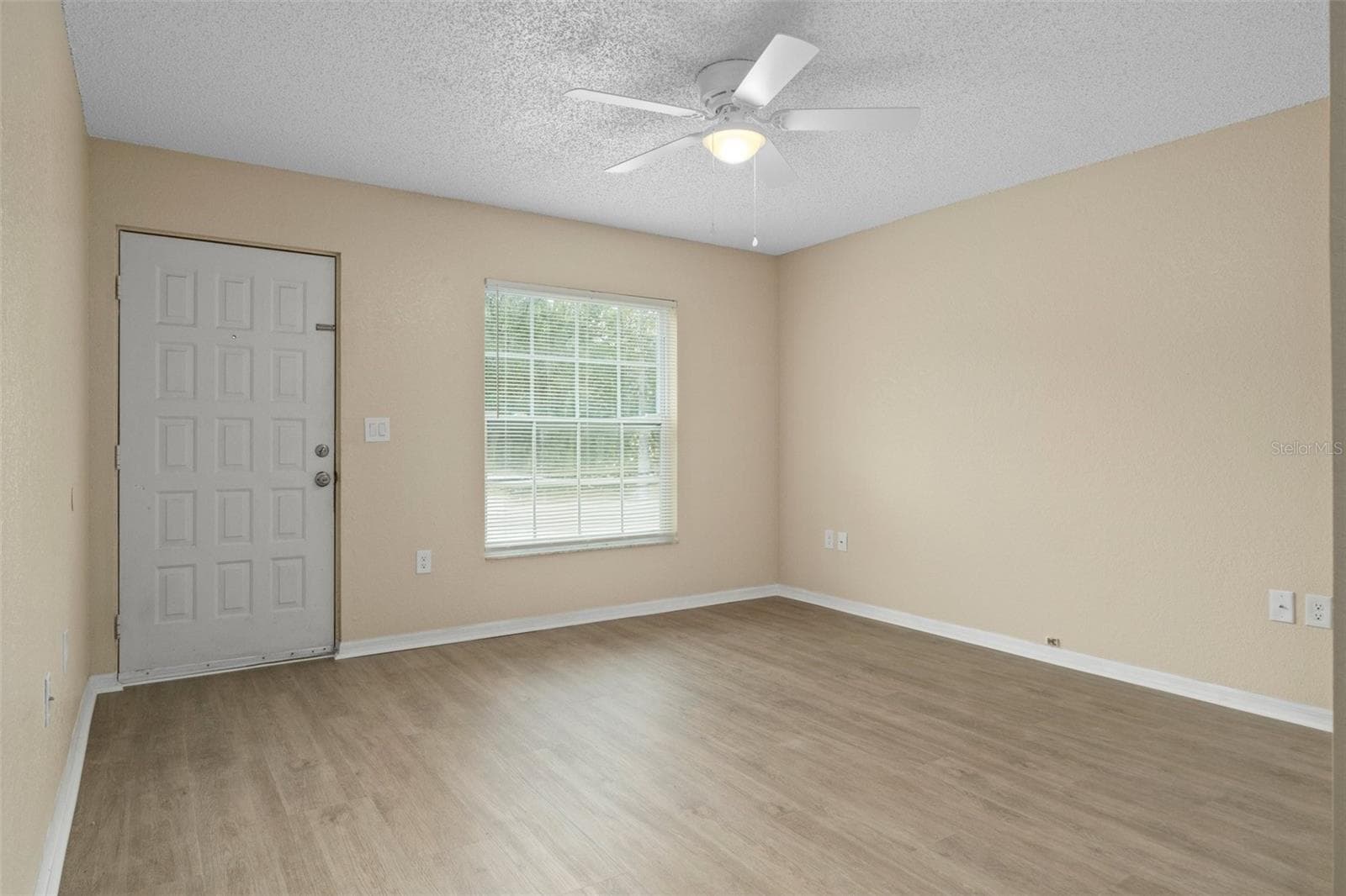Triplex at 1240 SYLVIA AVE, SPRING HILL, photo 6 of 22
