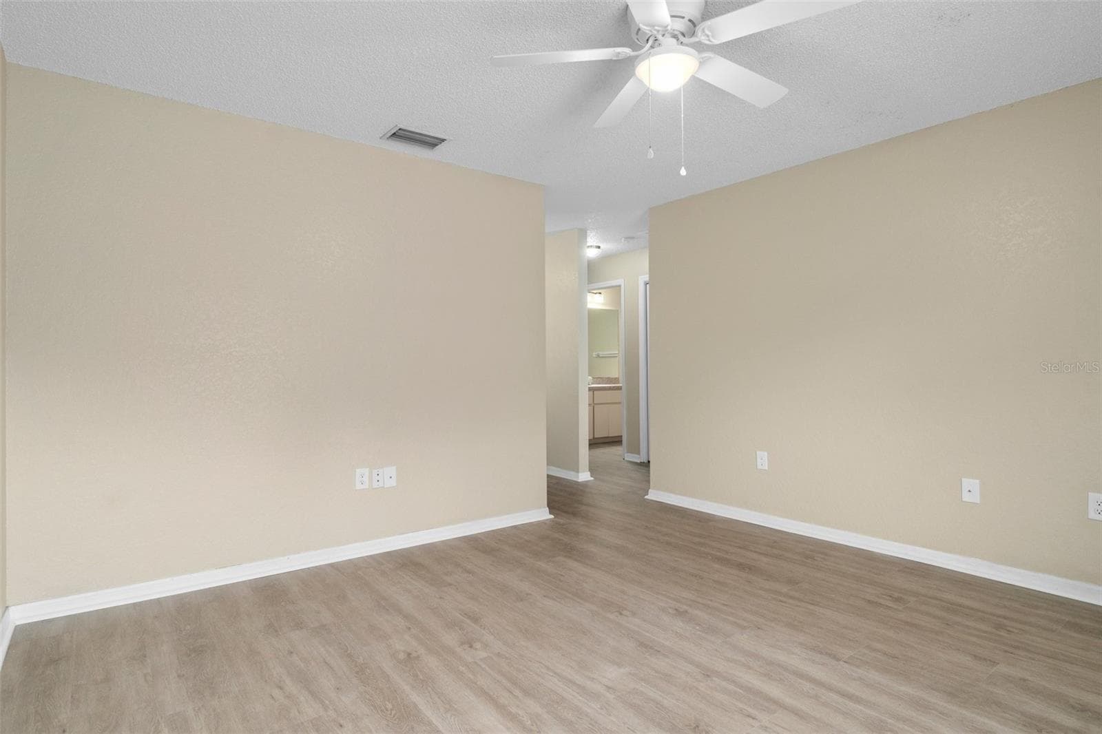 Triplex at 1240 SYLVIA AVE, SPRING HILL, photo 8 of 22