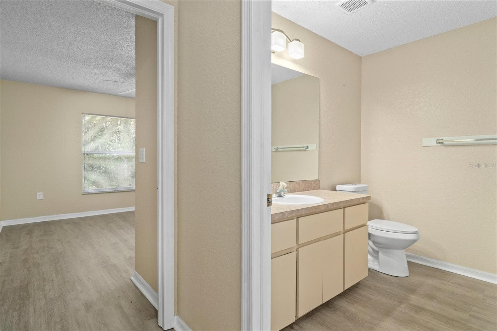 Triplex at 1240 SYLVIA AVE, SPRING HILL, photo 12 of 22