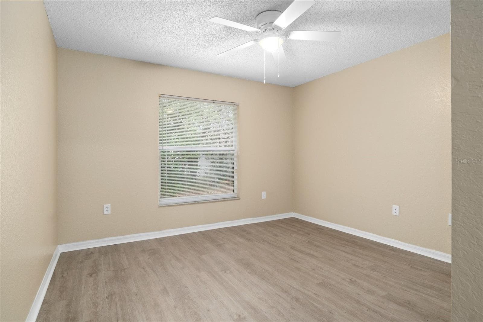 Triplex at 1240 SYLVIA AVE, SPRING HILL, photo 15 of 22