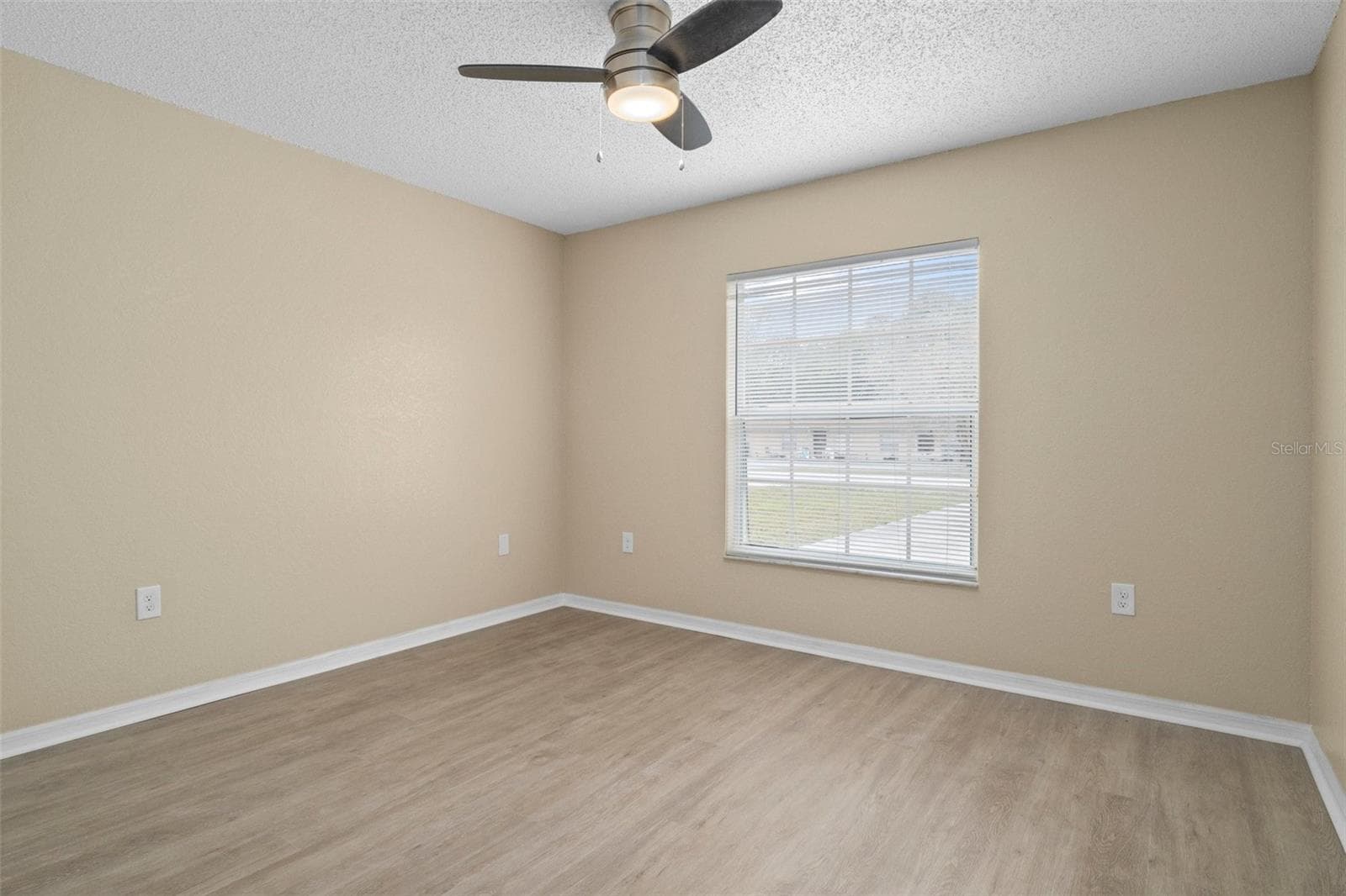 Triplex at 1240 SYLVIA AVE, SPRING HILL, photo 17 of 22