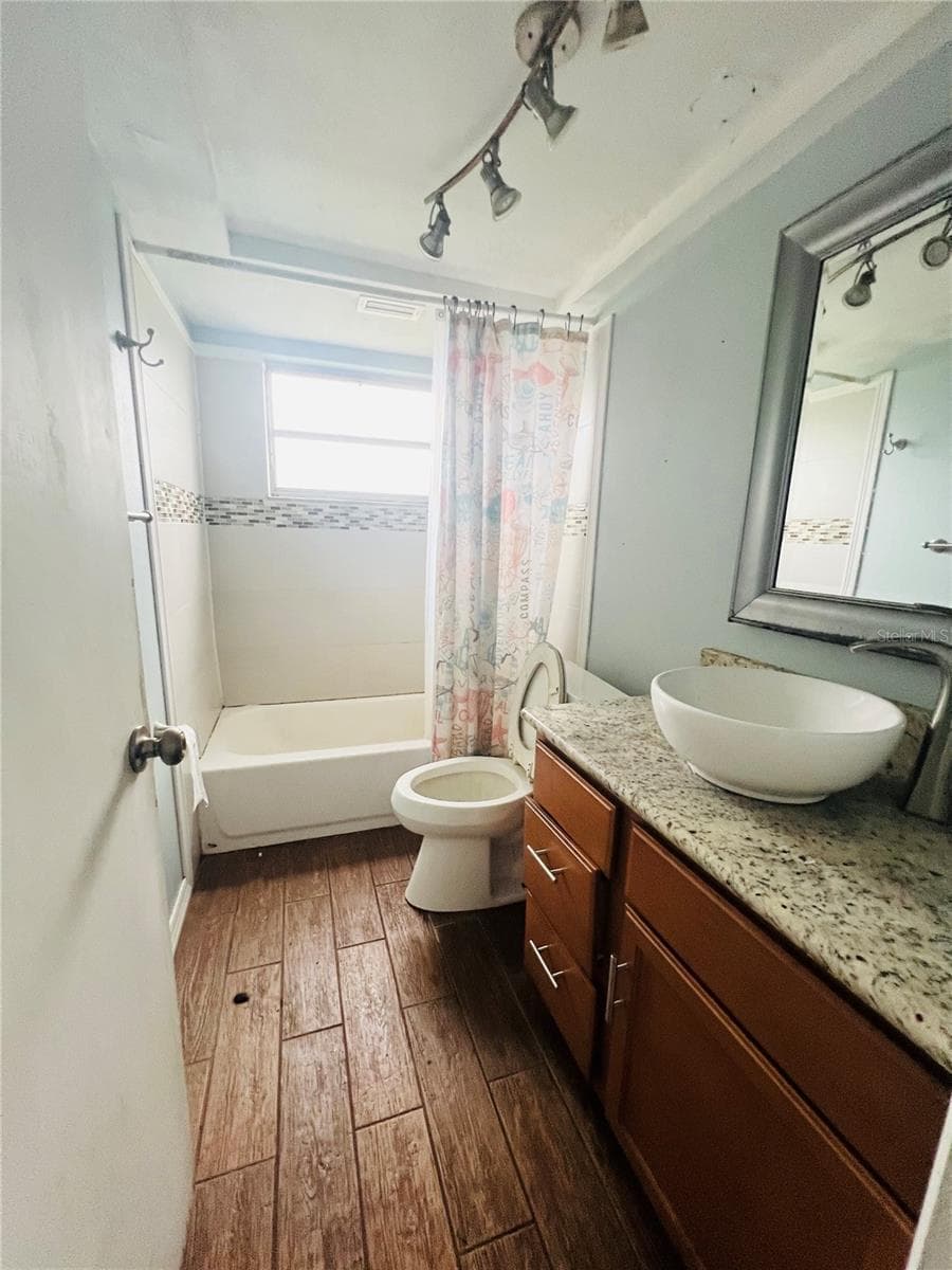 BATH 1 - 3448 SPRINGFIELD DR, HOLIDAY
