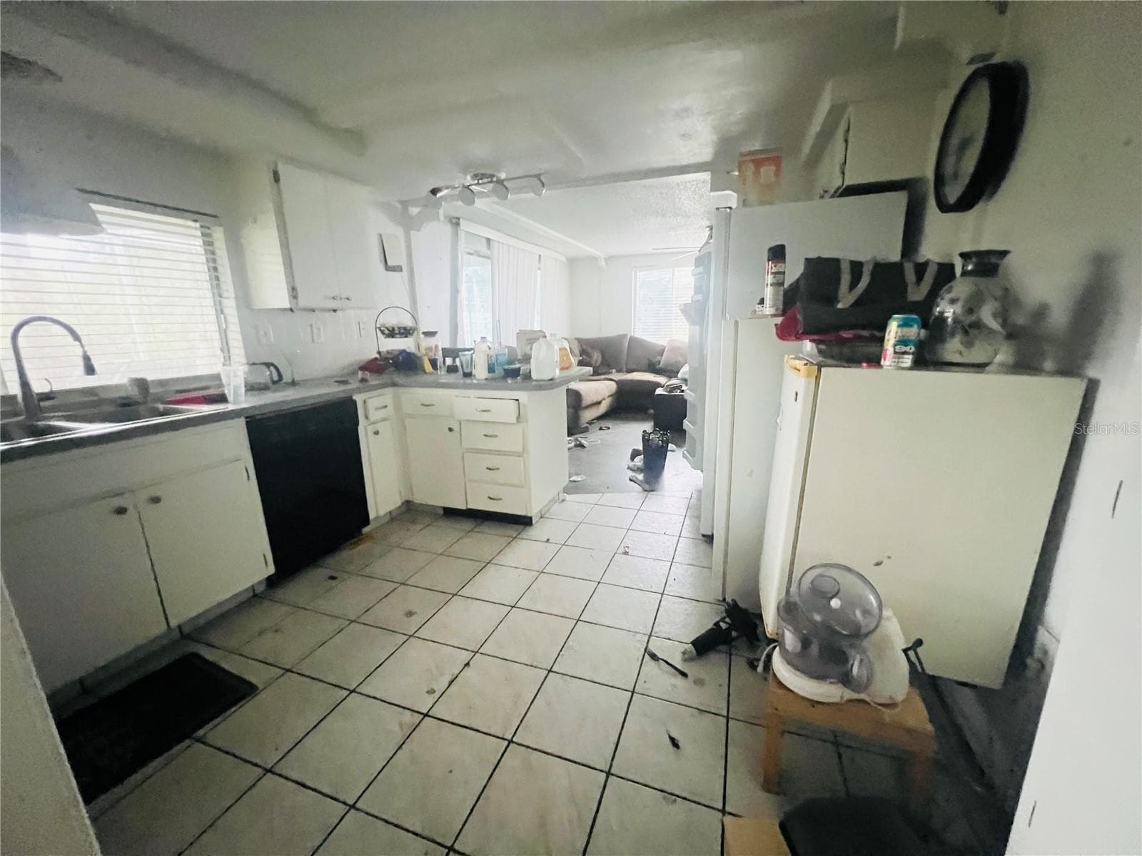 KITCHEN VIEW FROM DINING AREA - 3448 SPRINGFIELD DR, HOLIDAY
