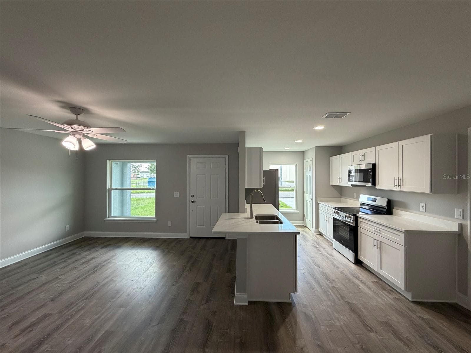 Living/kitchen view - 306 SW 1ST AVE, MULBERRY