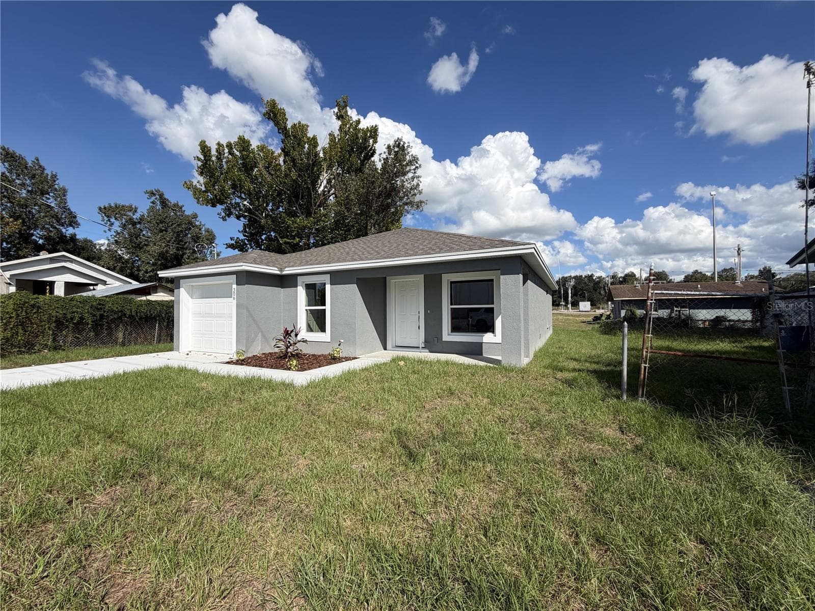 Front angle right - 306 SW 1ST AVE, MULBERRY