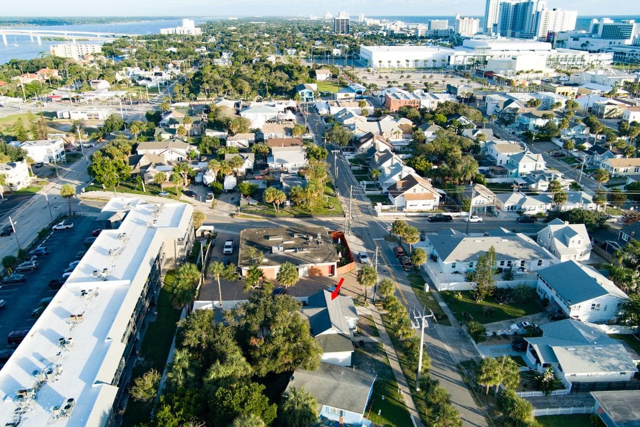 Single Family Residence at 110 S HOLLYWOOD AVE, DAYTONA BEACH, photo 34 of 36