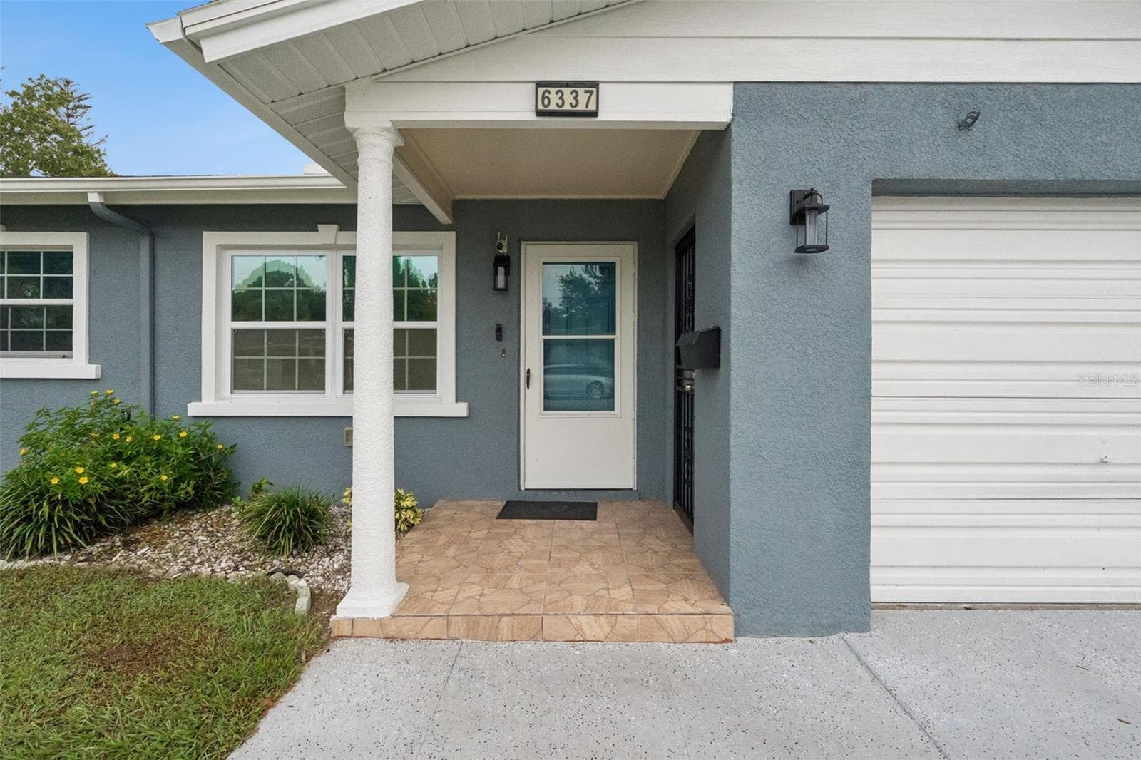 Single Family Residence at 6337 LIDO CT, ORLANDO, photo 2 of 17