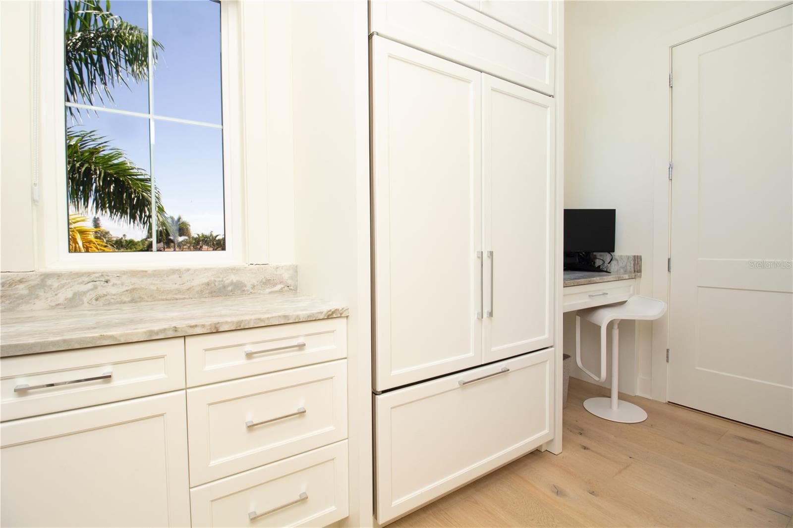 Hidden Pantry - 271 S JULIA CIR, ST PETE BEACH