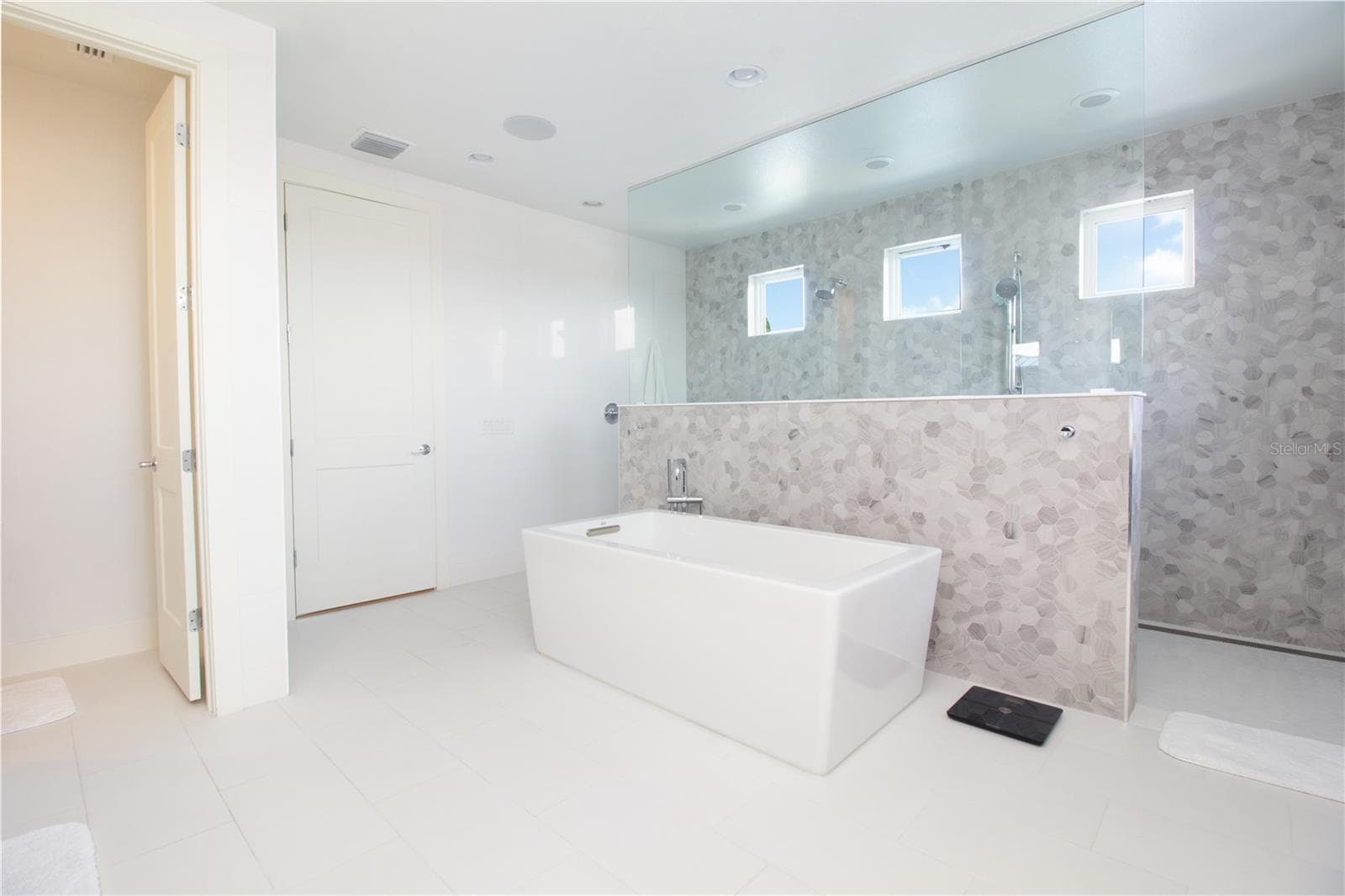 Primary En Suite - 271 S JULIA CIR, ST PETE BEACH