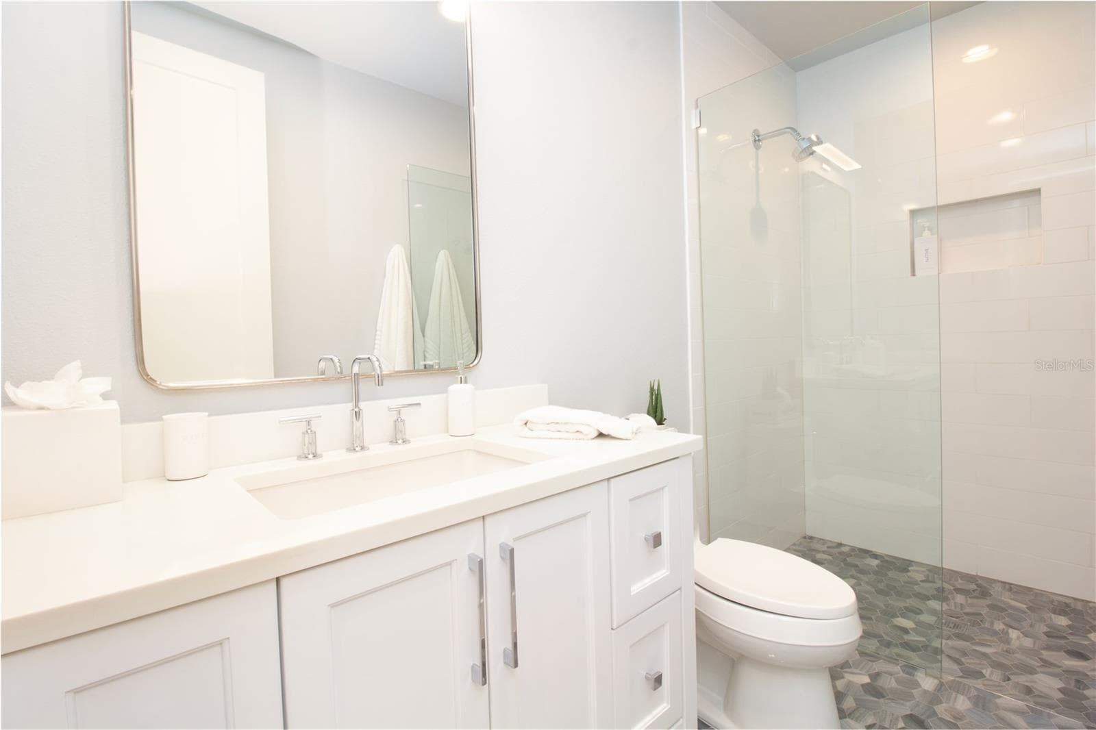 Bedroom 2 En Suite - 271 S JULIA CIR, ST PETE BEACH