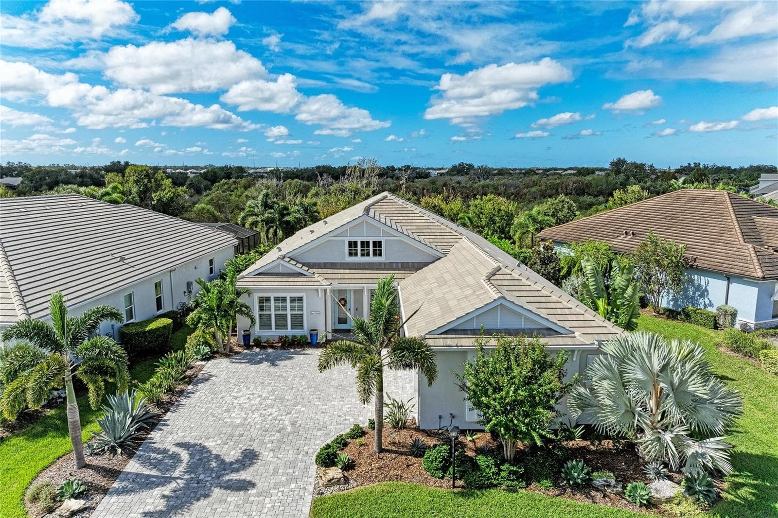 Single Family Residence at 8269 GRANDE SHORES DR, SARASOTA, photo 3 of 90