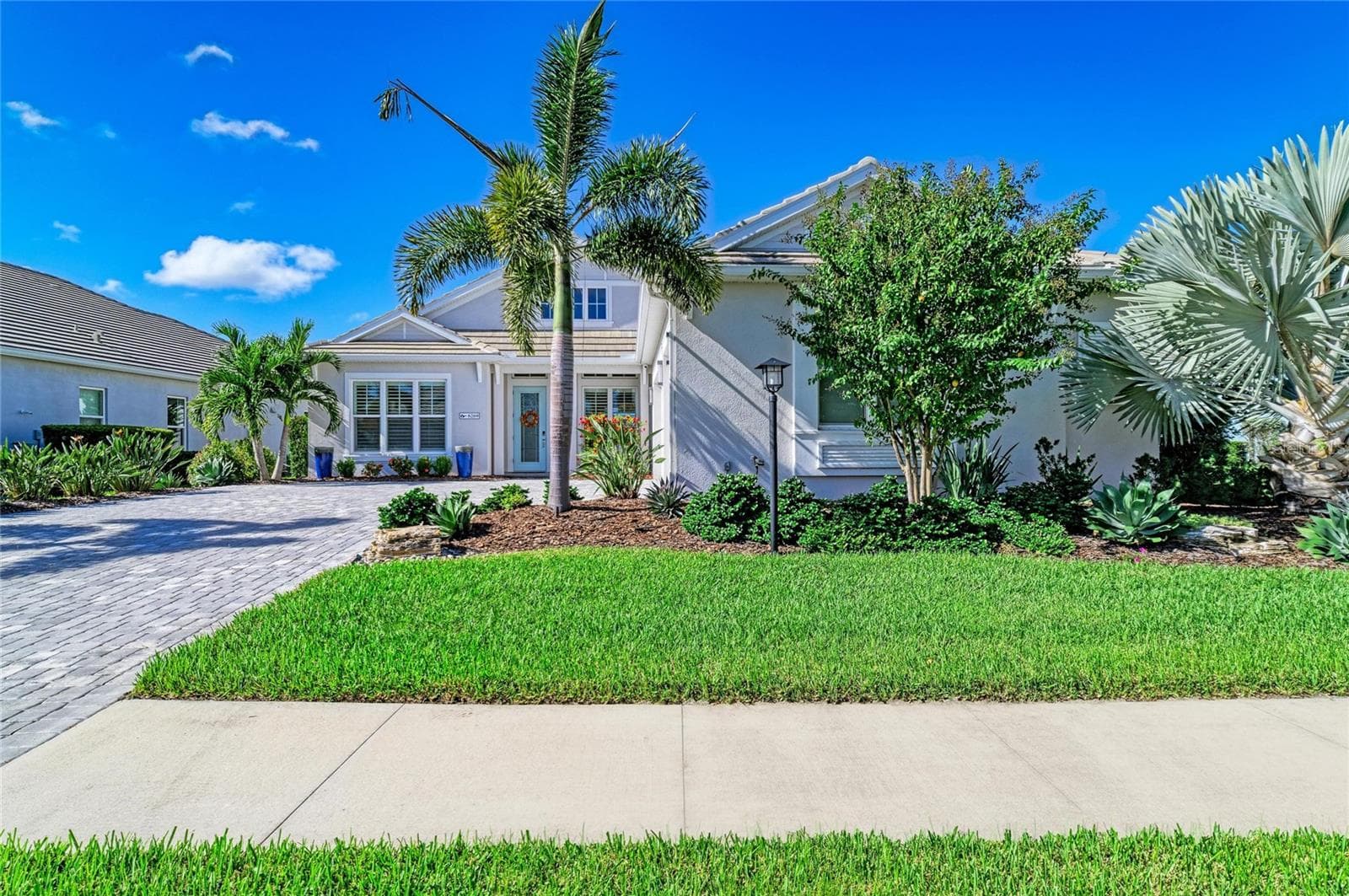 Single Family Residence at 8269 GRANDE SHORES DR, SARASOTA, photo 5 of 90