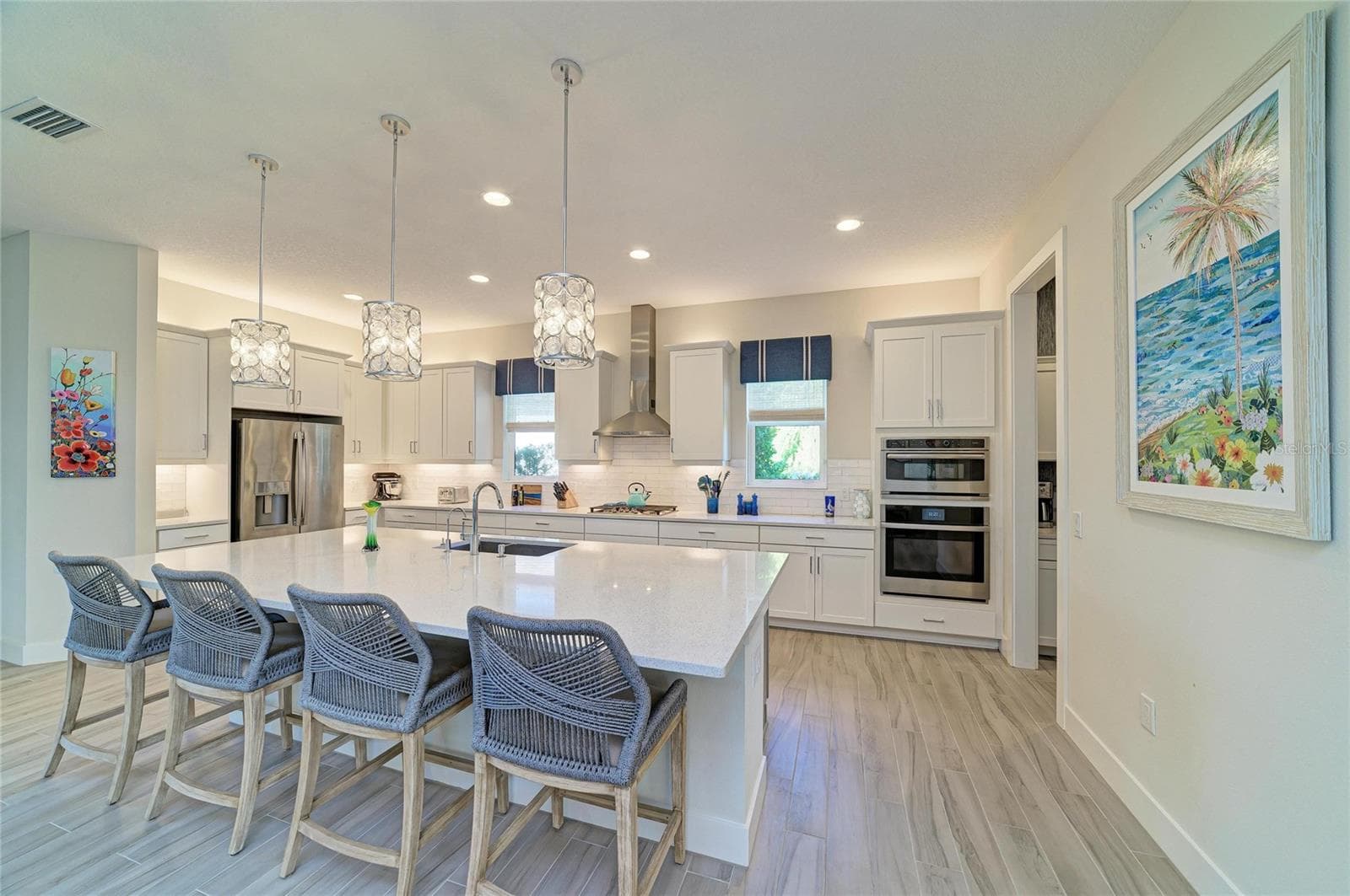 Single Family Residence at 8269 GRANDE SHORES DR, SARASOTA, photo 20 of 90