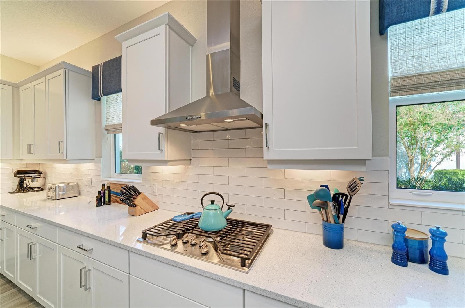 Single Family Residence at 8269 GRANDE SHORES DR, SARASOTA, photo 25 of 90