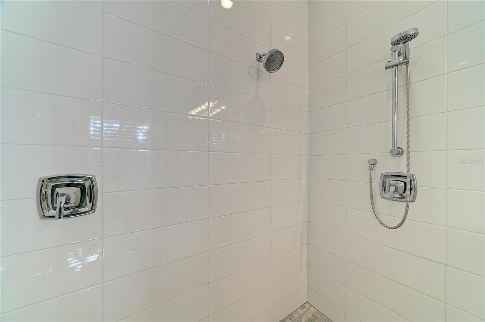 Single Family Residence at 8269 GRANDE SHORES DR, SARASOTA, photo 34 of 90