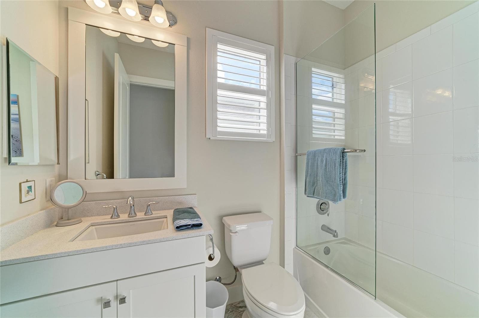 Single Family Residence at 8269 GRANDE SHORES DR, SARASOTA, photo 40 of 90