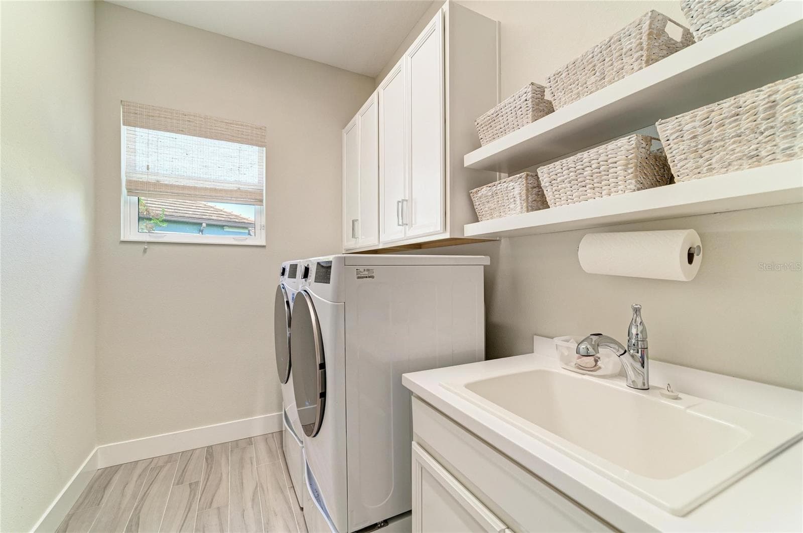 Single Family Residence at 8269 GRANDE SHORES DR, SARASOTA, photo 46 of 90