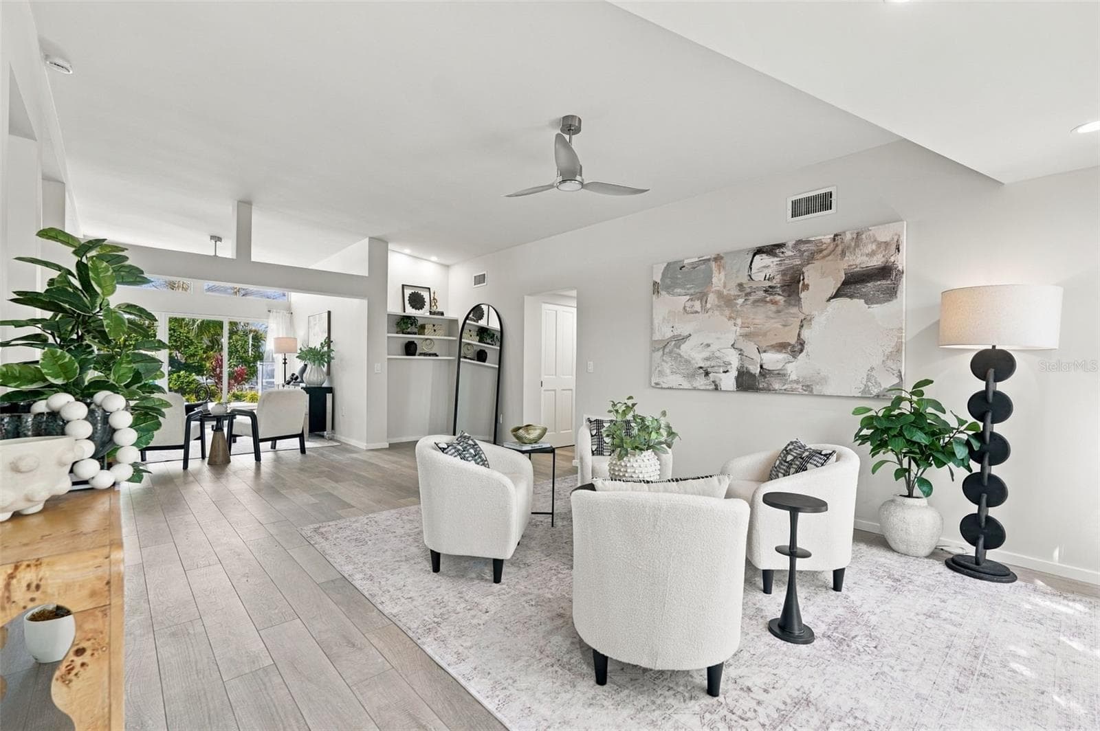 Single Family Residence at 528 KEY ROYALE DR, HOLMES BEACH, photo 5 of 76