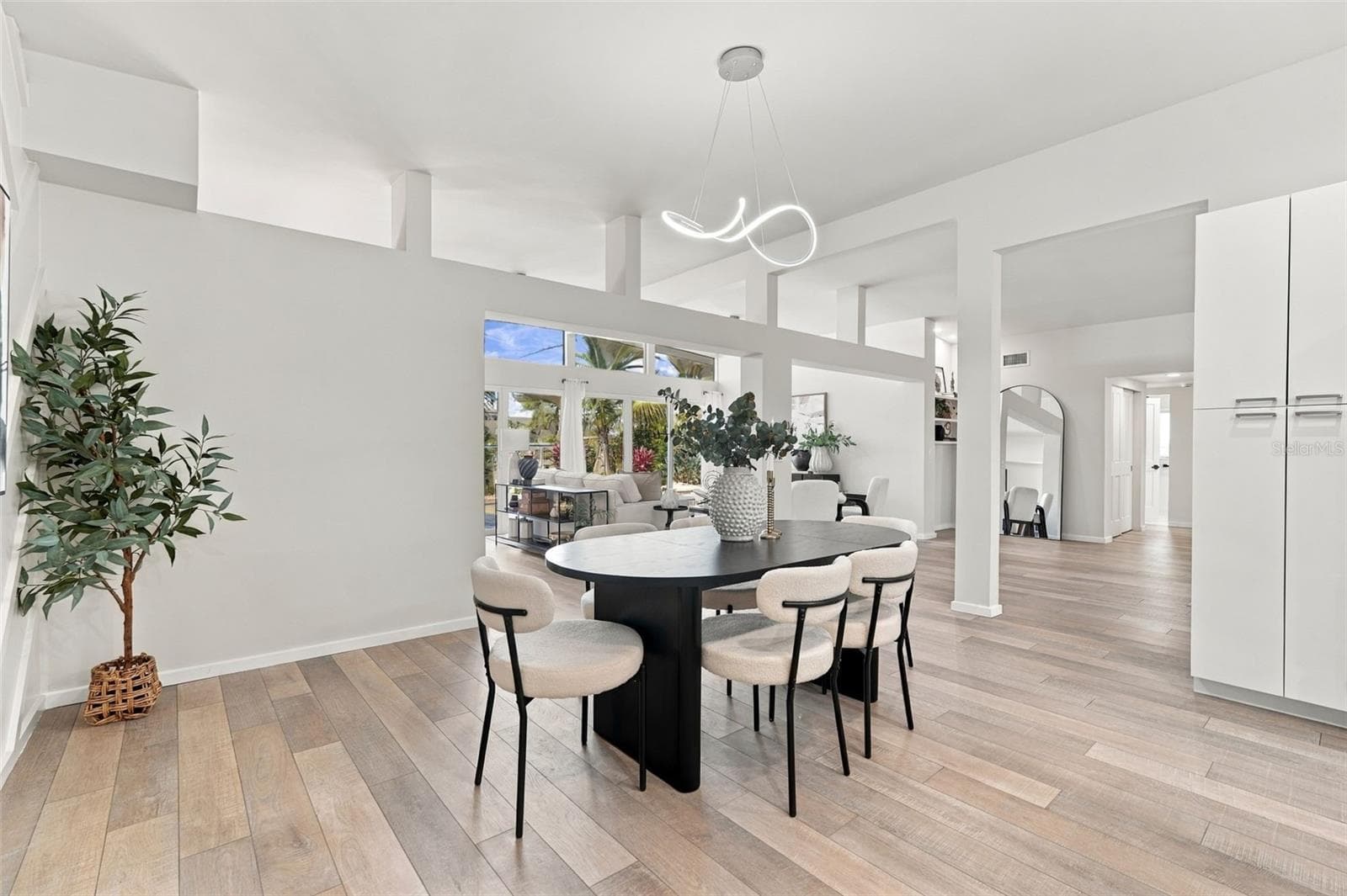 Single Family Residence at 528 KEY ROYALE DR, HOLMES BEACH, photo 11 of 76