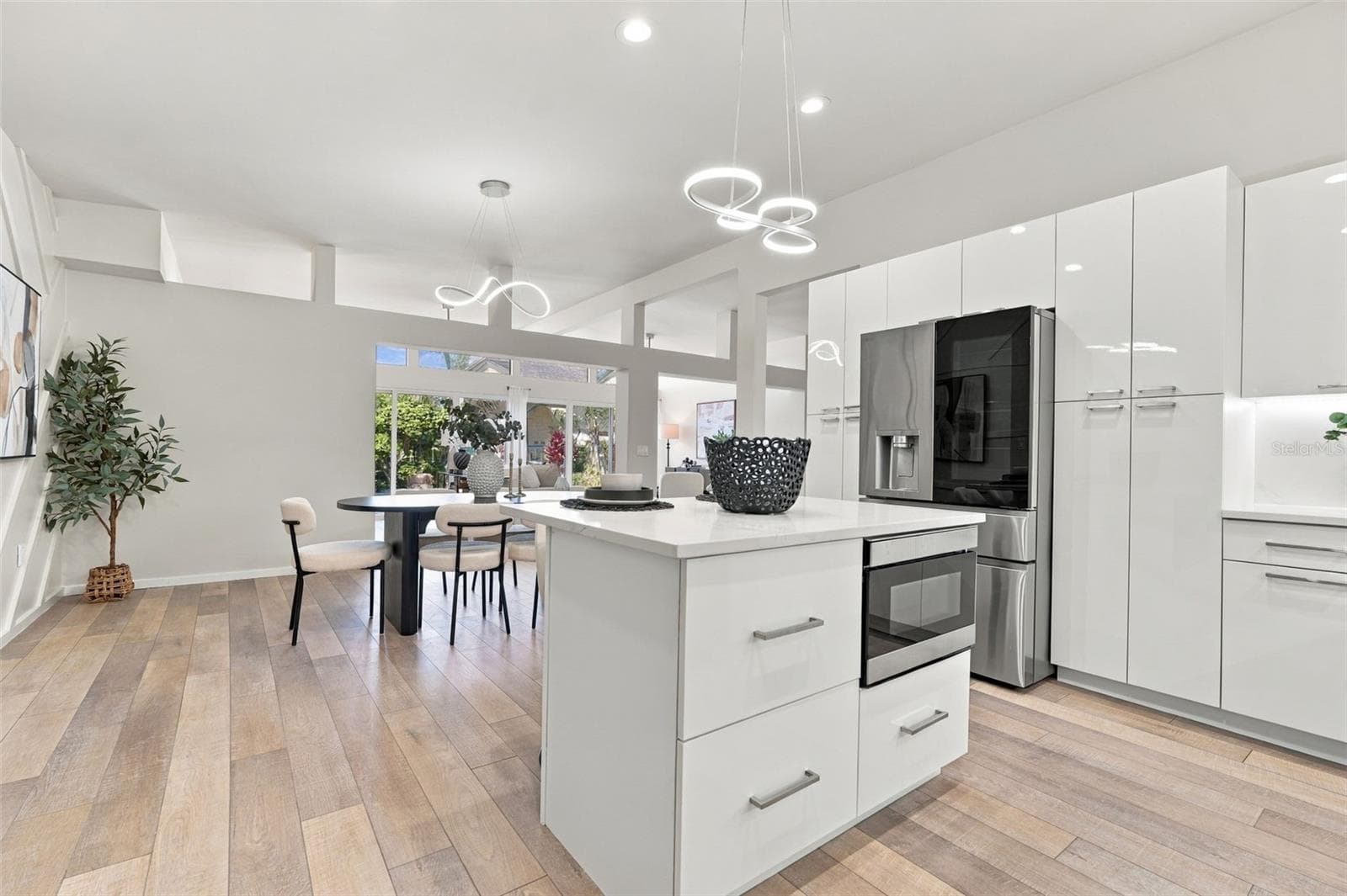 Single Family Residence at 528 KEY ROYALE DR, HOLMES BEACH, photo 19 of 76