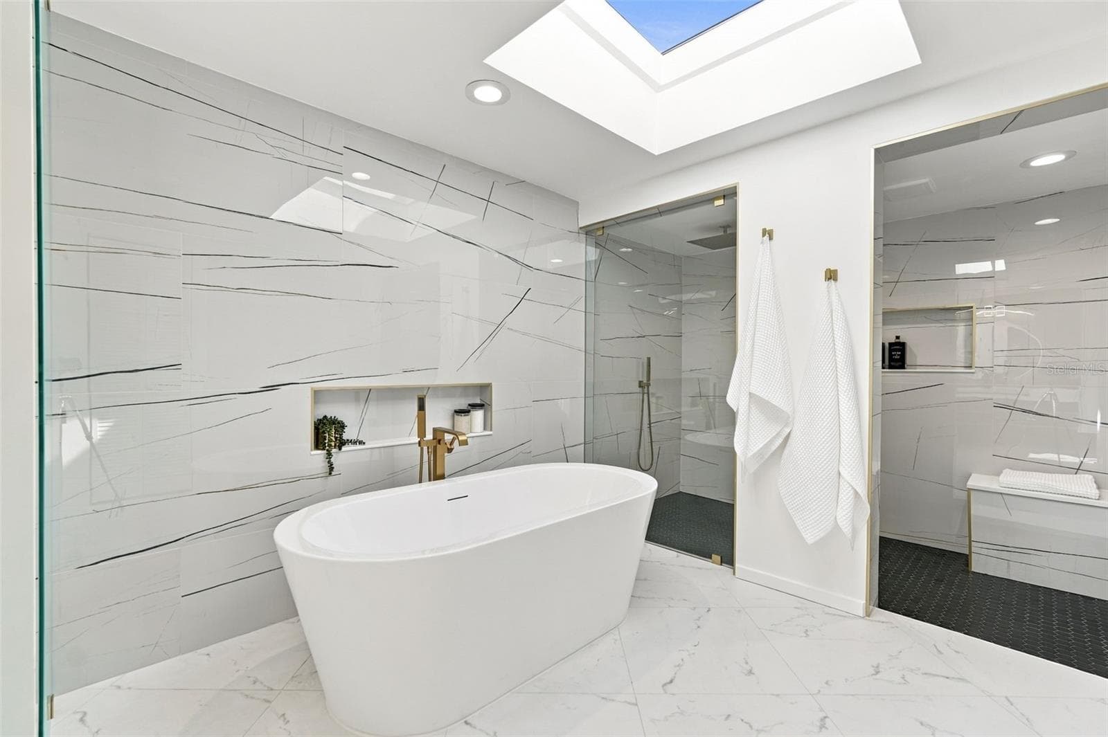 Single Family Residence at 528 KEY ROYALE DR, HOLMES BEACH, photo 35 of 76
