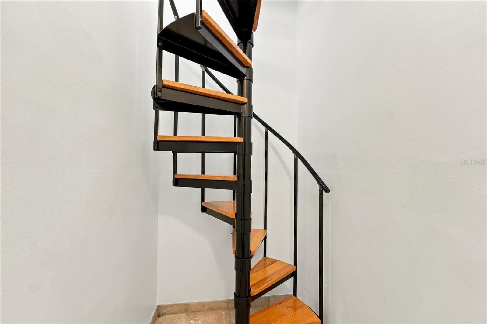 Single Family Residence at 528 KEY ROYALE DR, HOLMES BEACH, photo 50 of 76