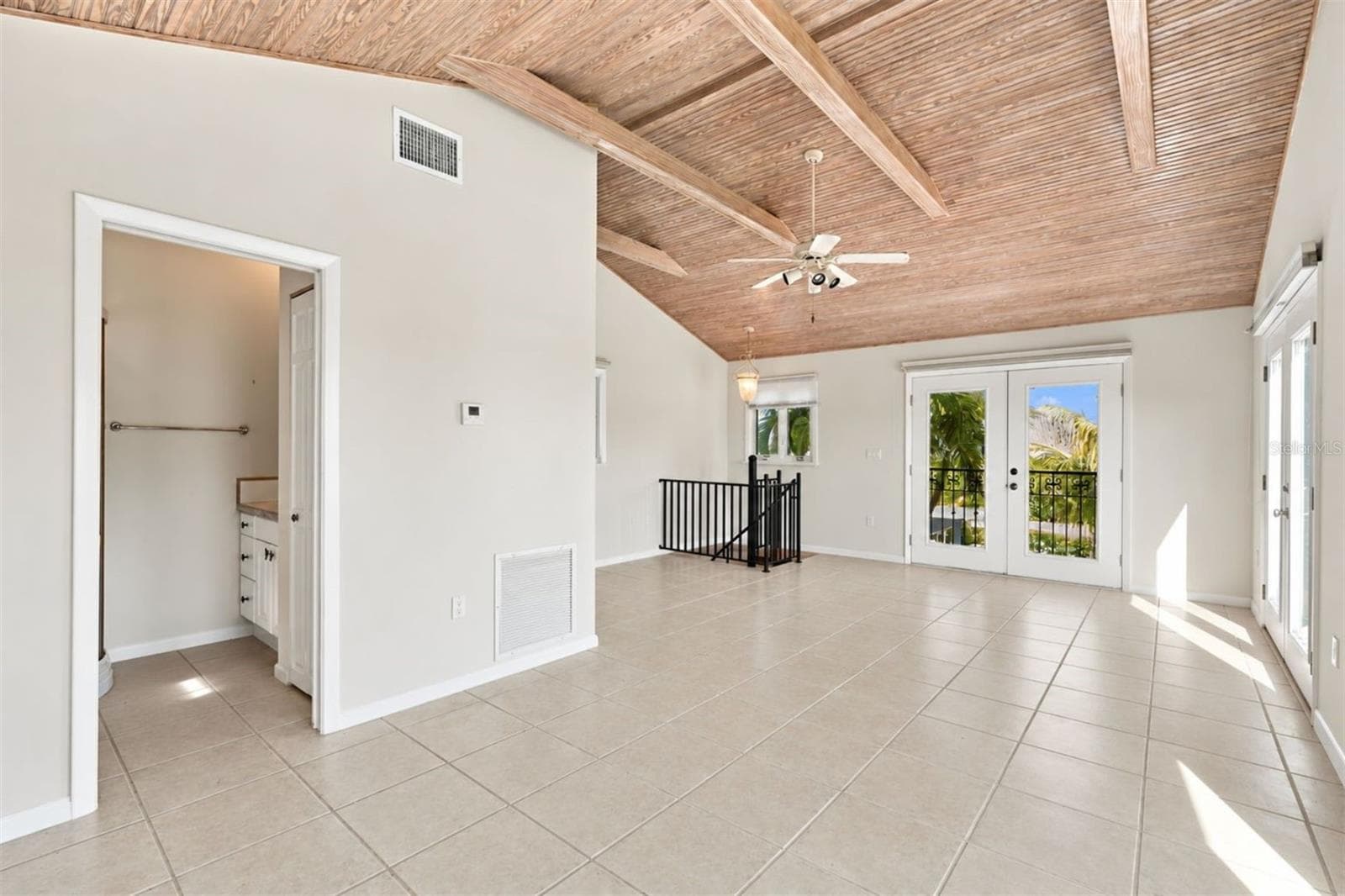 Single Family Residence at 528 KEY ROYALE DR, HOLMES BEACH, photo 55 of 76