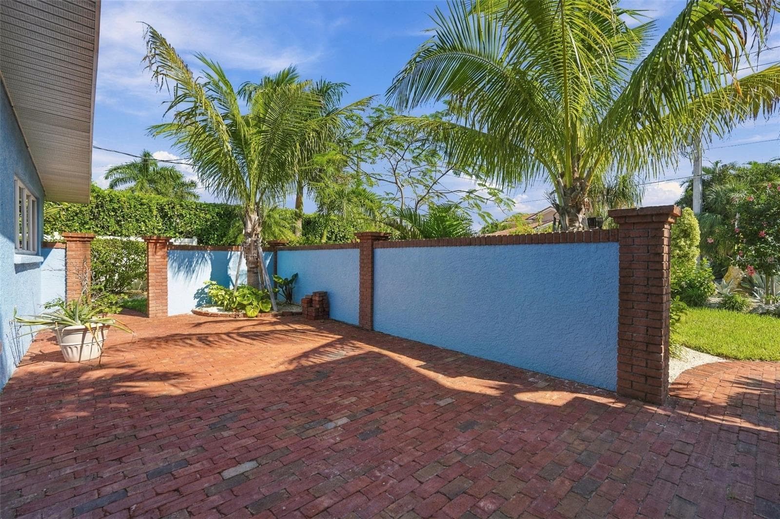 Single Family Residence at 528 KEY ROYALE DR, HOLMES BEACH, photo 62 of 76
