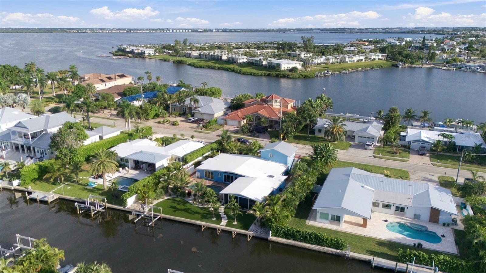 Single Family Residence at 528 KEY ROYALE DR, HOLMES BEACH, photo 66 of 76