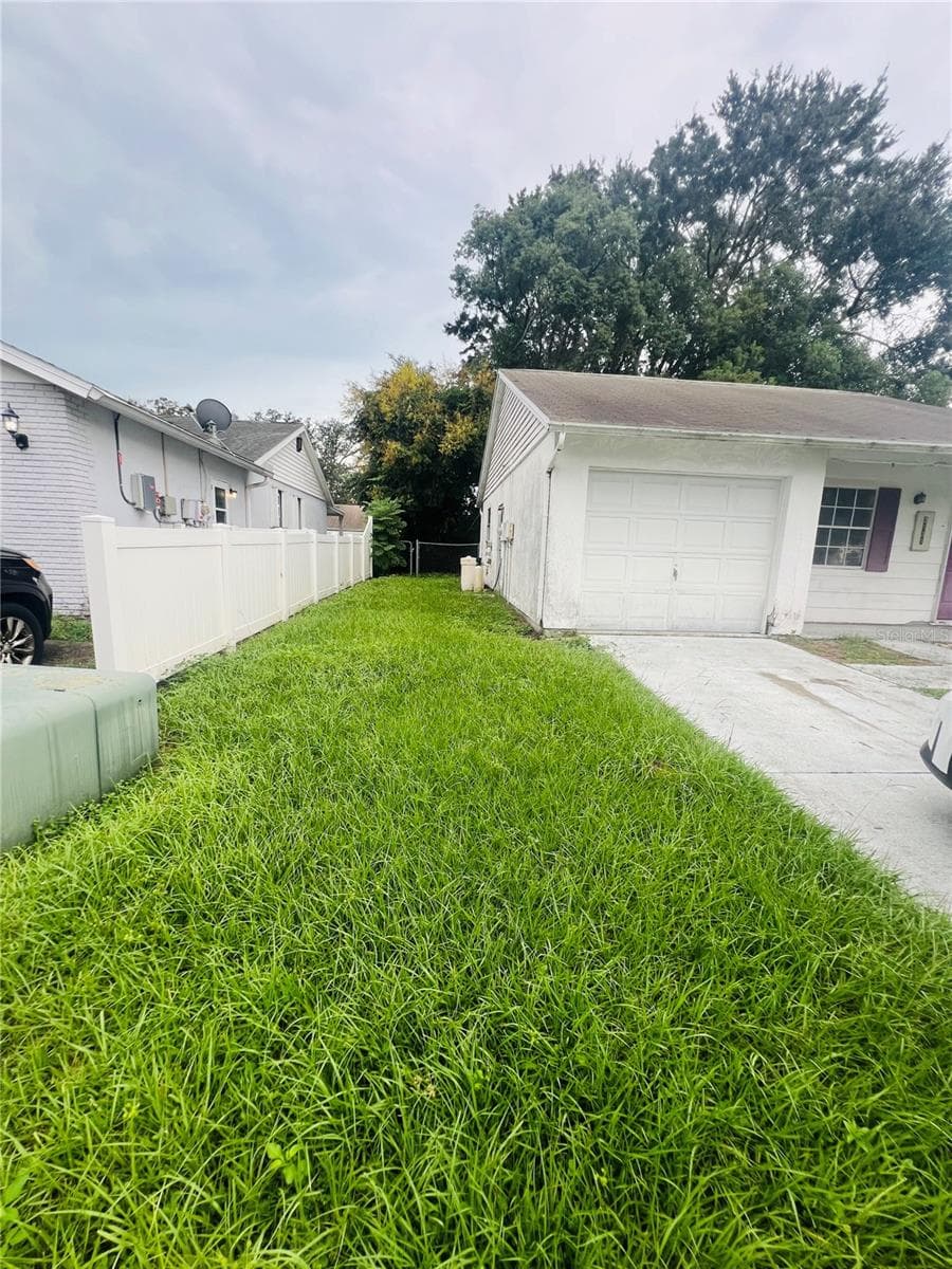 SIDE YARD - 3131 CHALON ST, NEW PORT RICHEY