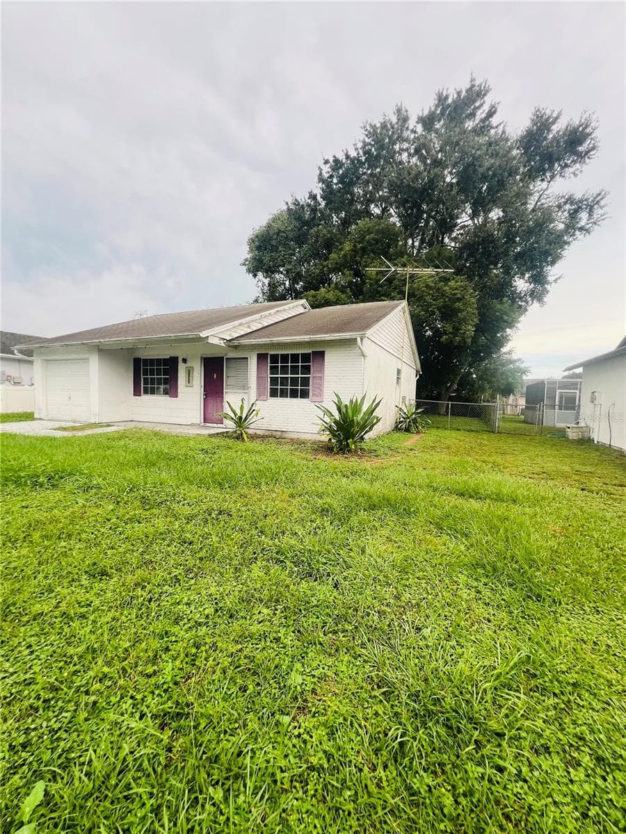 SIDE YARD - 3131 CHALON ST, NEW PORT RICHEY