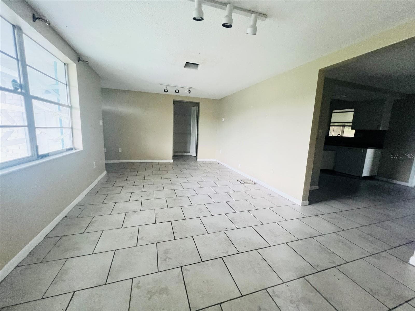 LIVING AREA CIEW FROM GARAGE - 7230 INGLESIDE DR, PORT RICHEY