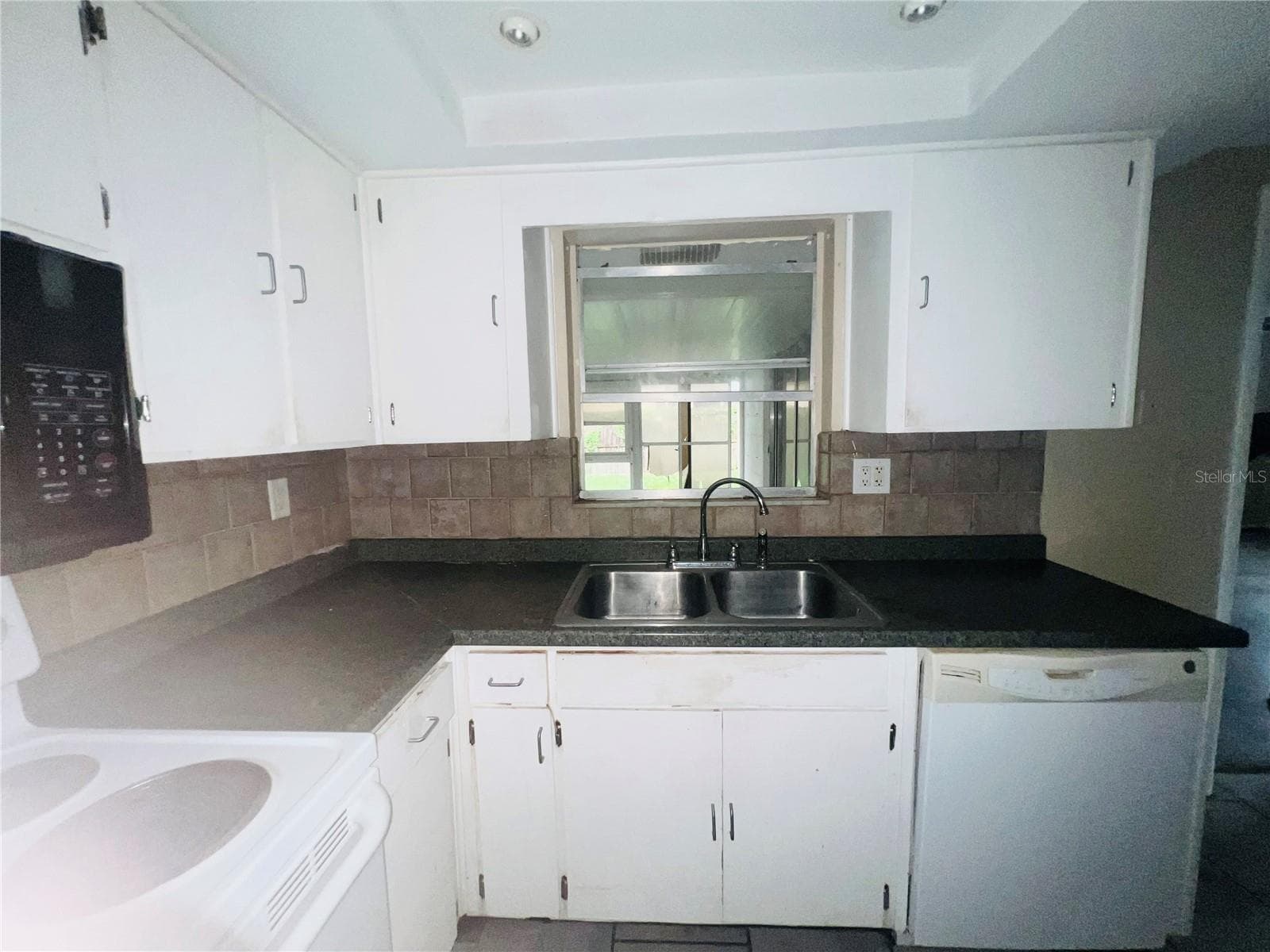 KITCHEN - 7230 INGLESIDE DR, PORT RICHEY