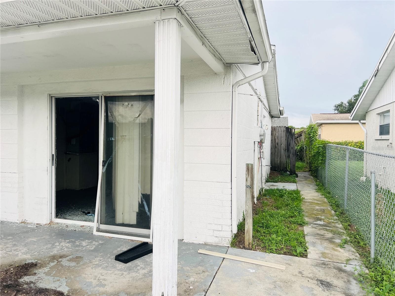SIDE OF HOME - 7230 INGLESIDE DR, PORT RICHEY