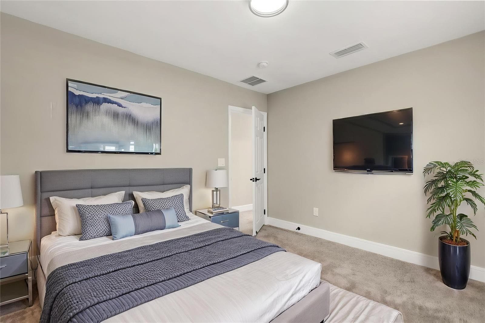 *Virtual Staging* - 15 E LAUREL ST, APOPKA