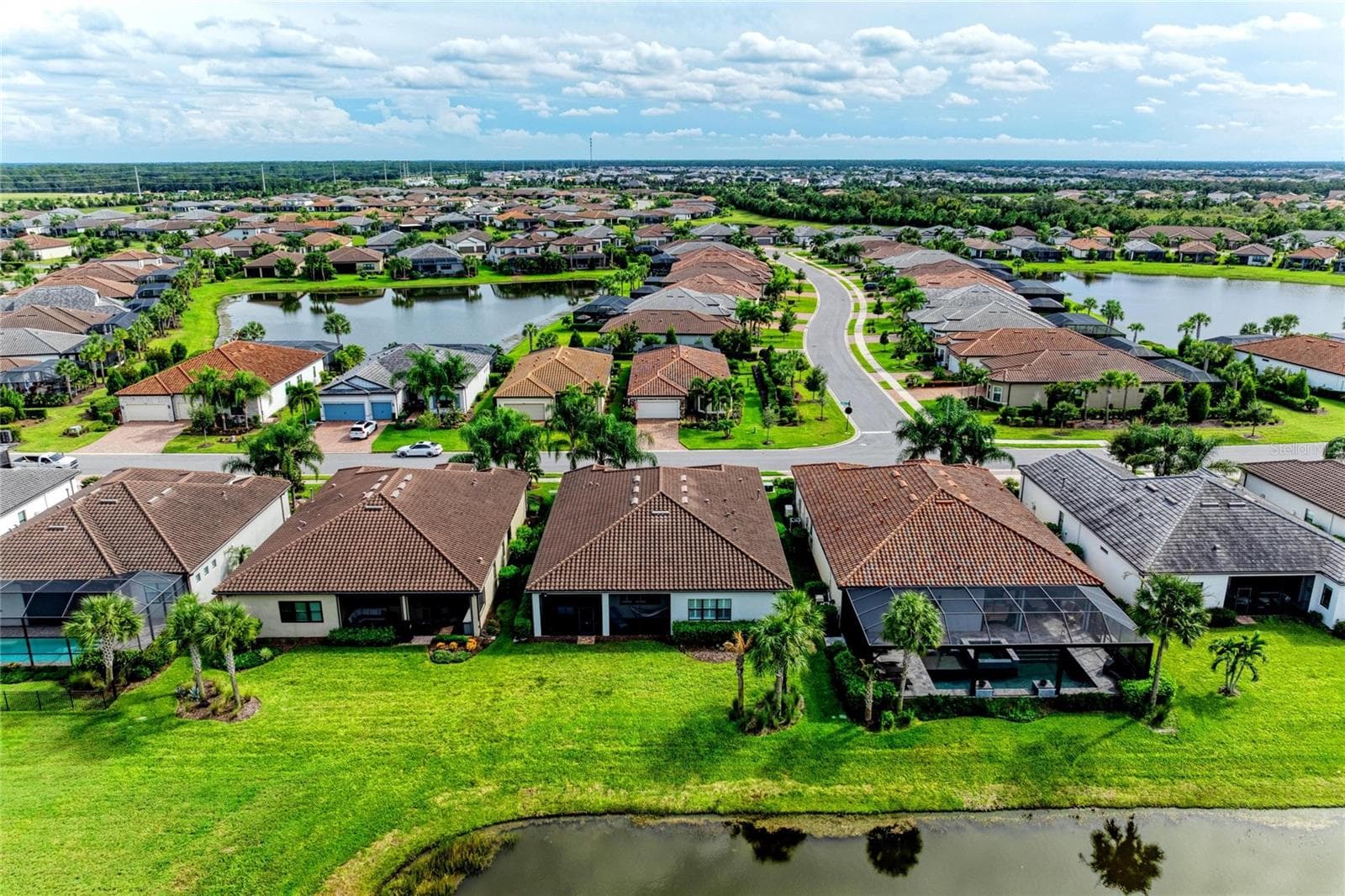 Single Family Residence at 17815 LITTLETON PL, LAKEWOOD RANCH, photo 4 of 95
