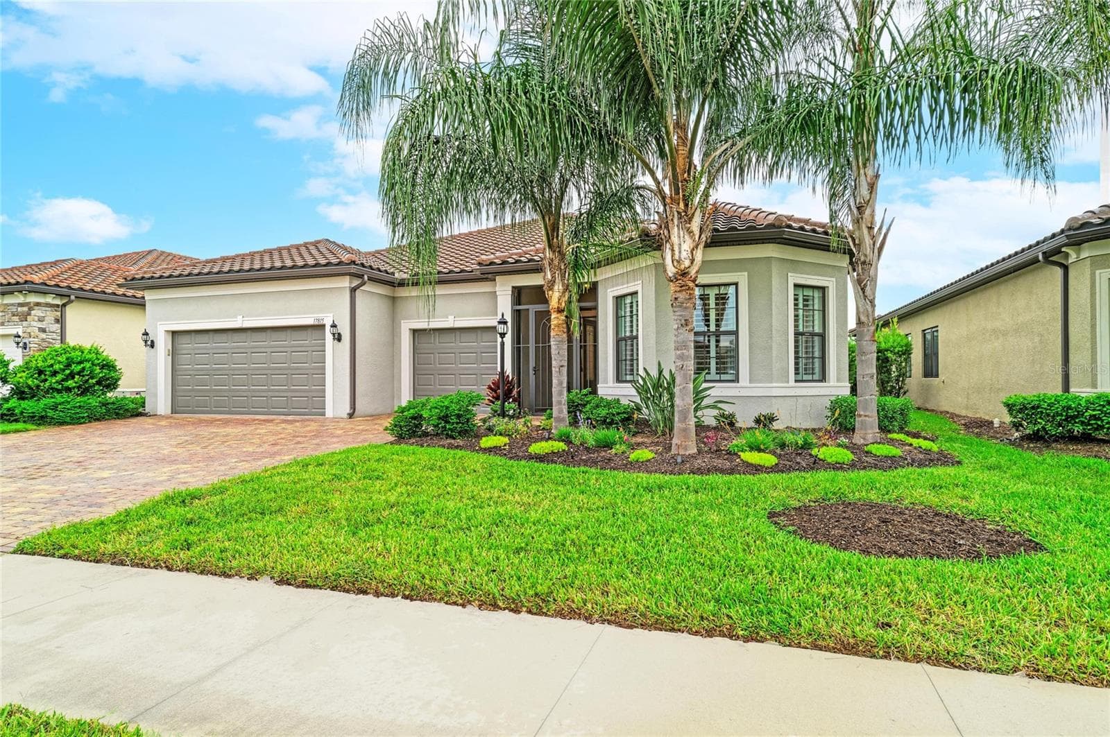 3 Car garage with 4 ft extension! - 17815 LITTLETON PL, LAKEWOOD RANCH