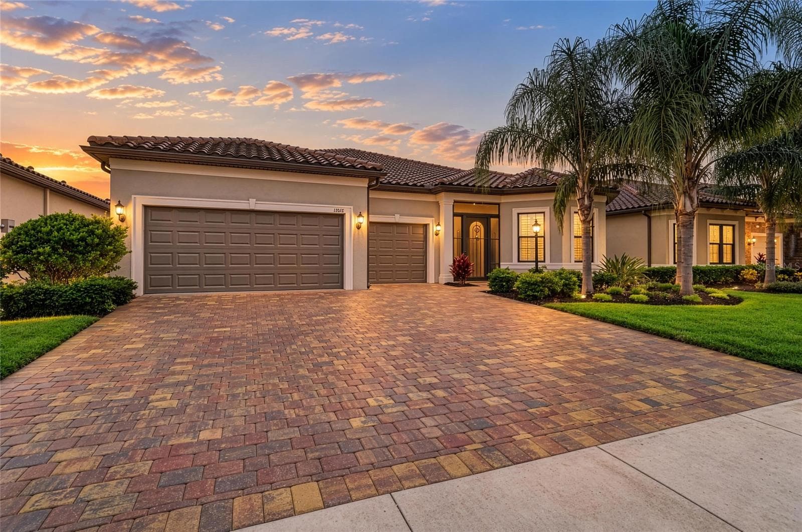 Single Family Residence at 17815 LITTLETON PL, LAKEWOOD RANCH, photo 8 of 95
